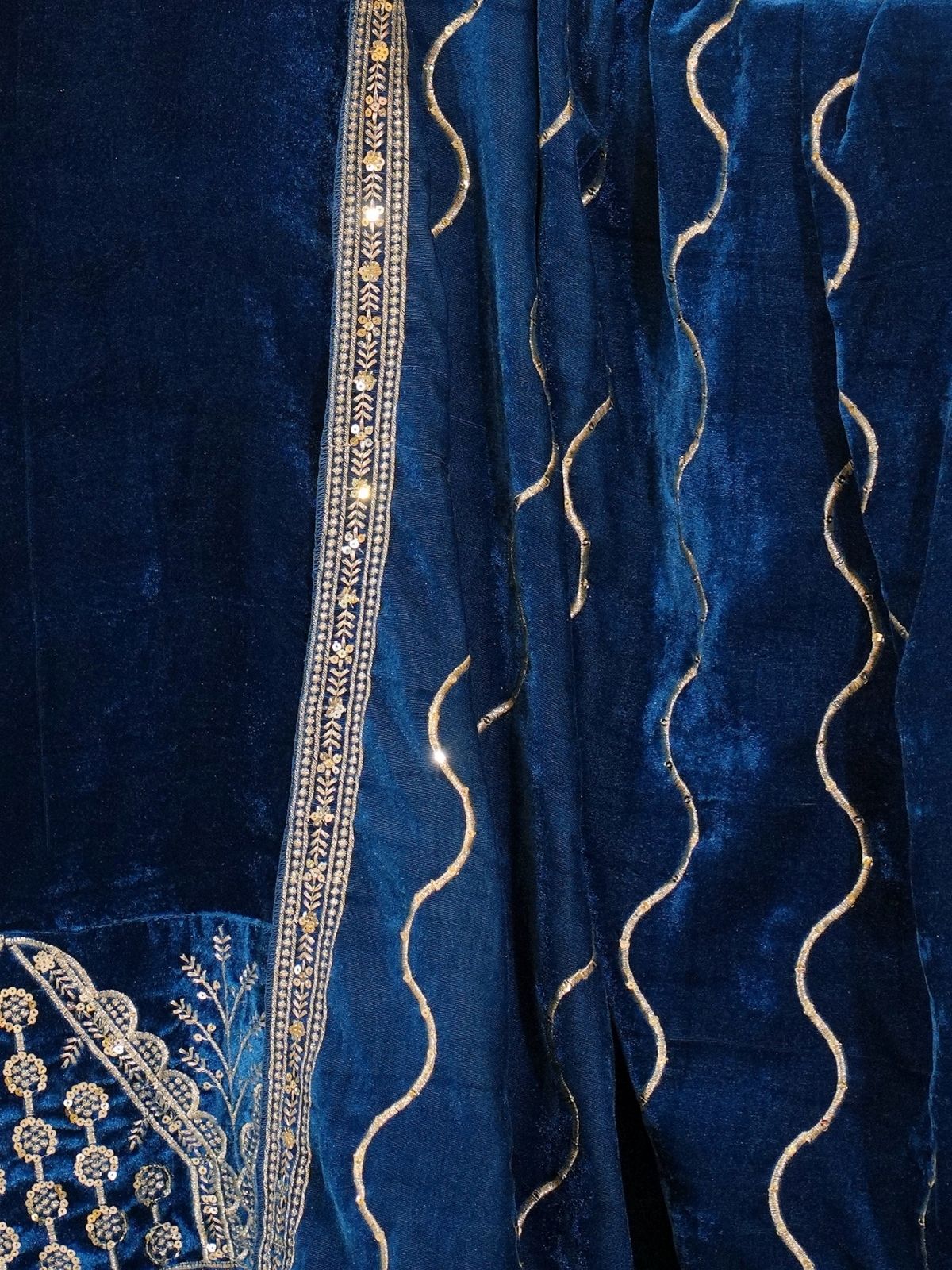 Odette Dark Blue Velvet Embroidered Stitched Kurta Set For Women - Image 4