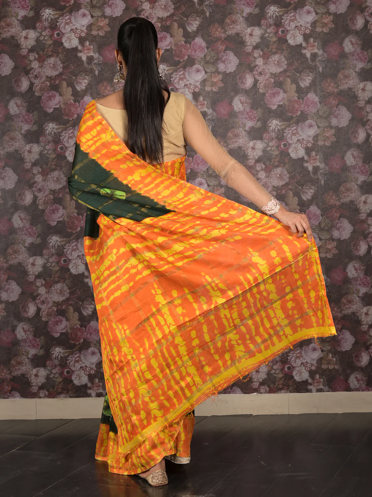 Odette Dark Green And Orange Woven Kota Cotton Saree With Unstitched Blouse For Women - Image 3