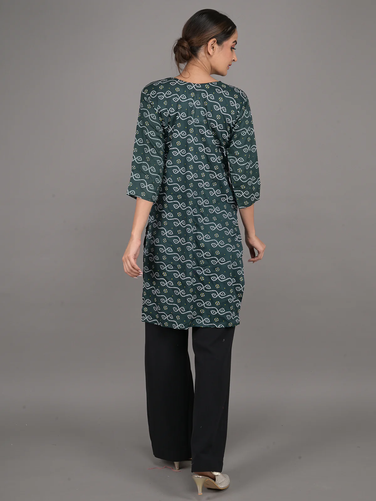 Odette Dark Green Bandhani Print Cotton Stitched Kurta for Women - Image 3