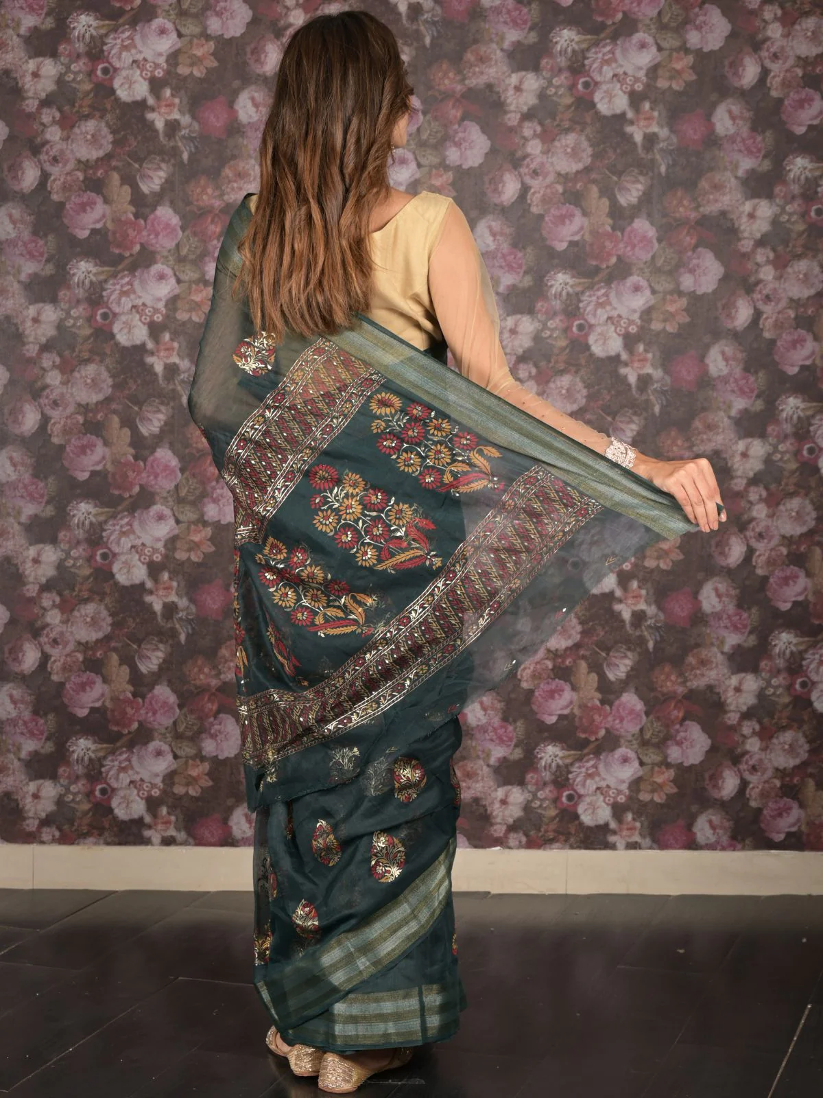 Odette Dark Green Block Printed Cotton Blend Saree with Unstitched Blouse for Women - Image 4