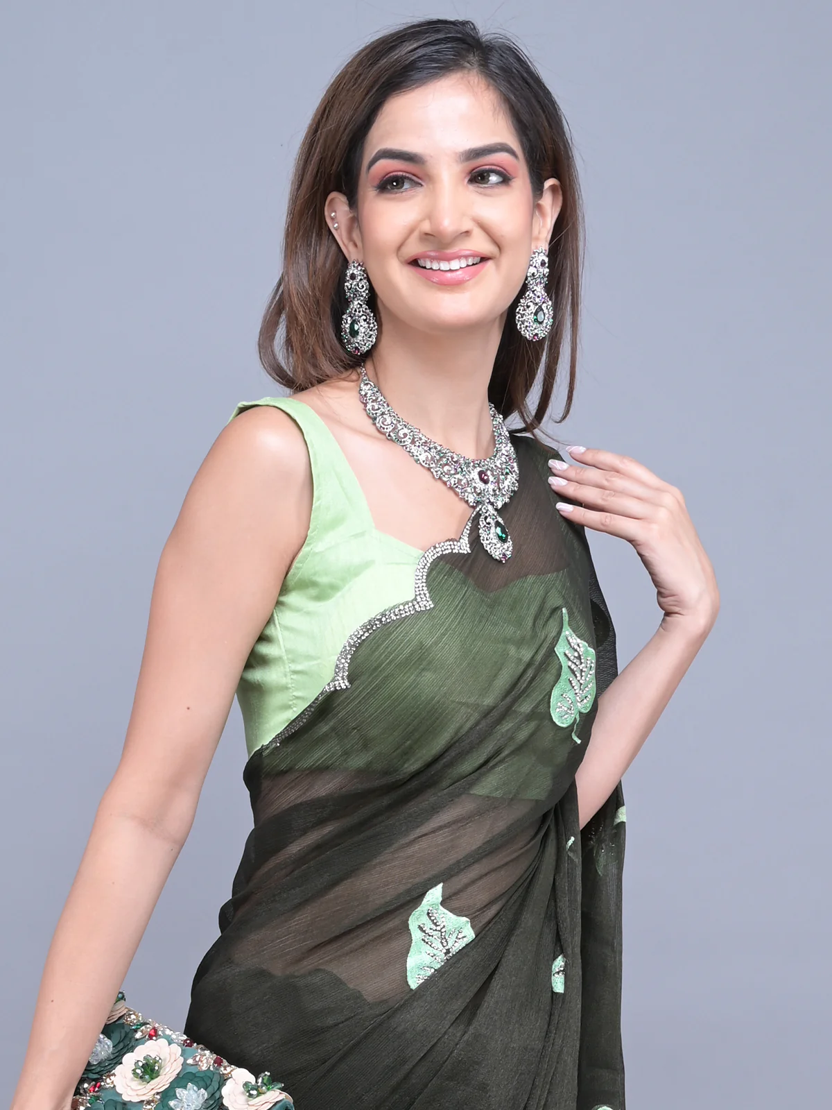 Odette Dark Green Embroidered Chiffon Silk Saree with Unstitched Blouse for Women - Image 4