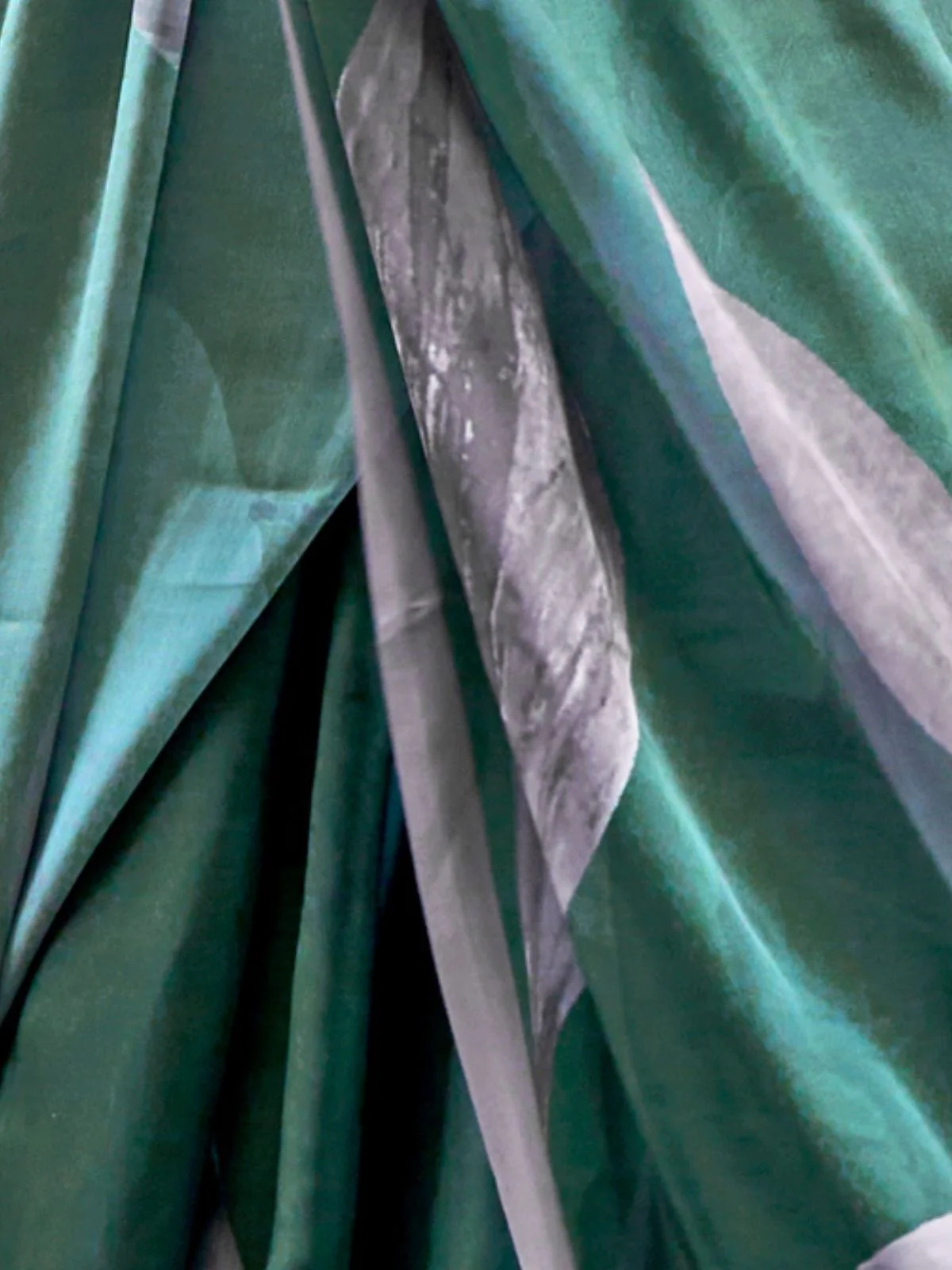 Odette Dark Green Georgette Printed Saree With Unstitched Blouse For Women - Image 3