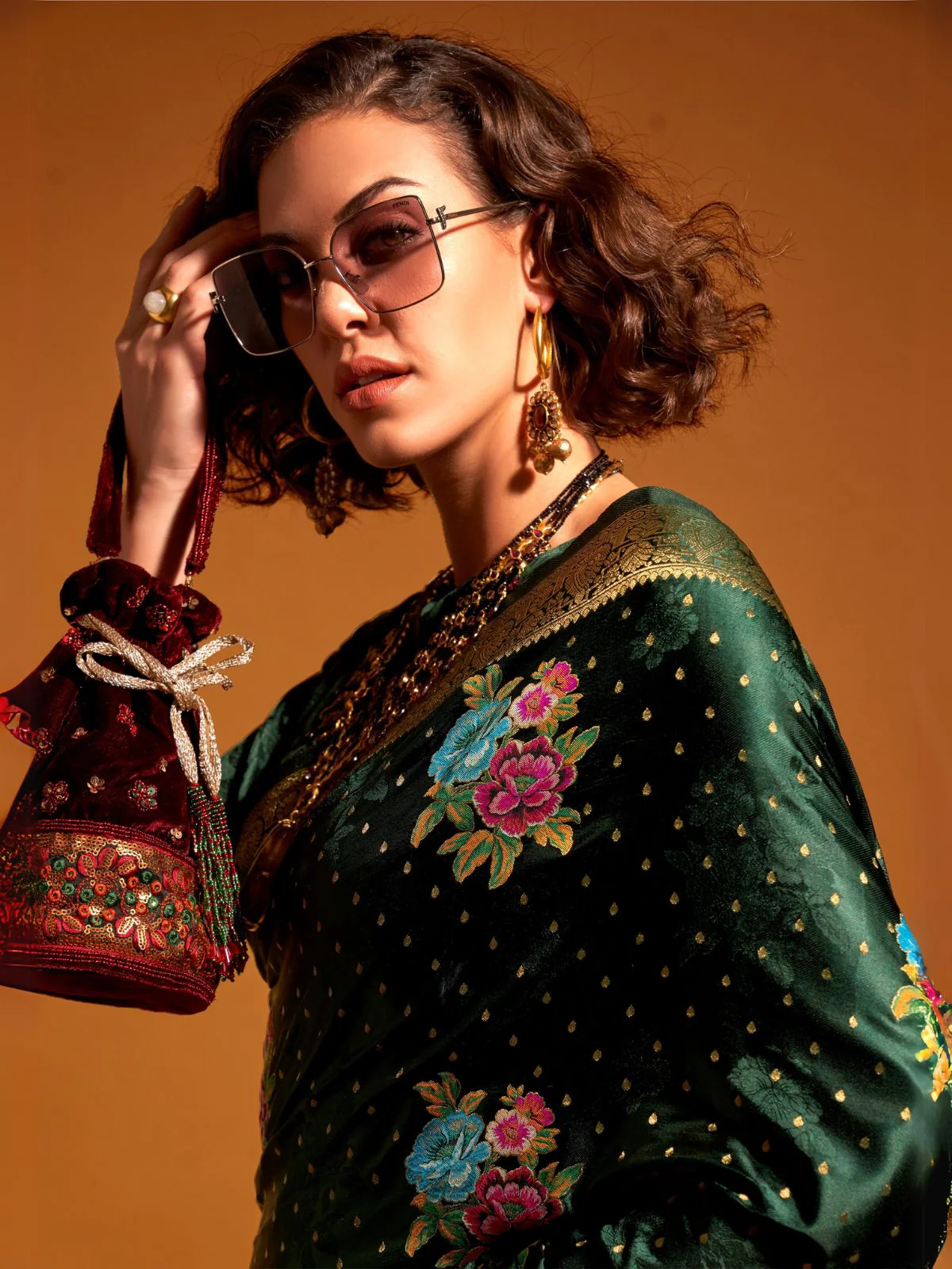 Odette Dark Green Satin Woven Saree With Unstitched Blouse For Women - Image 2