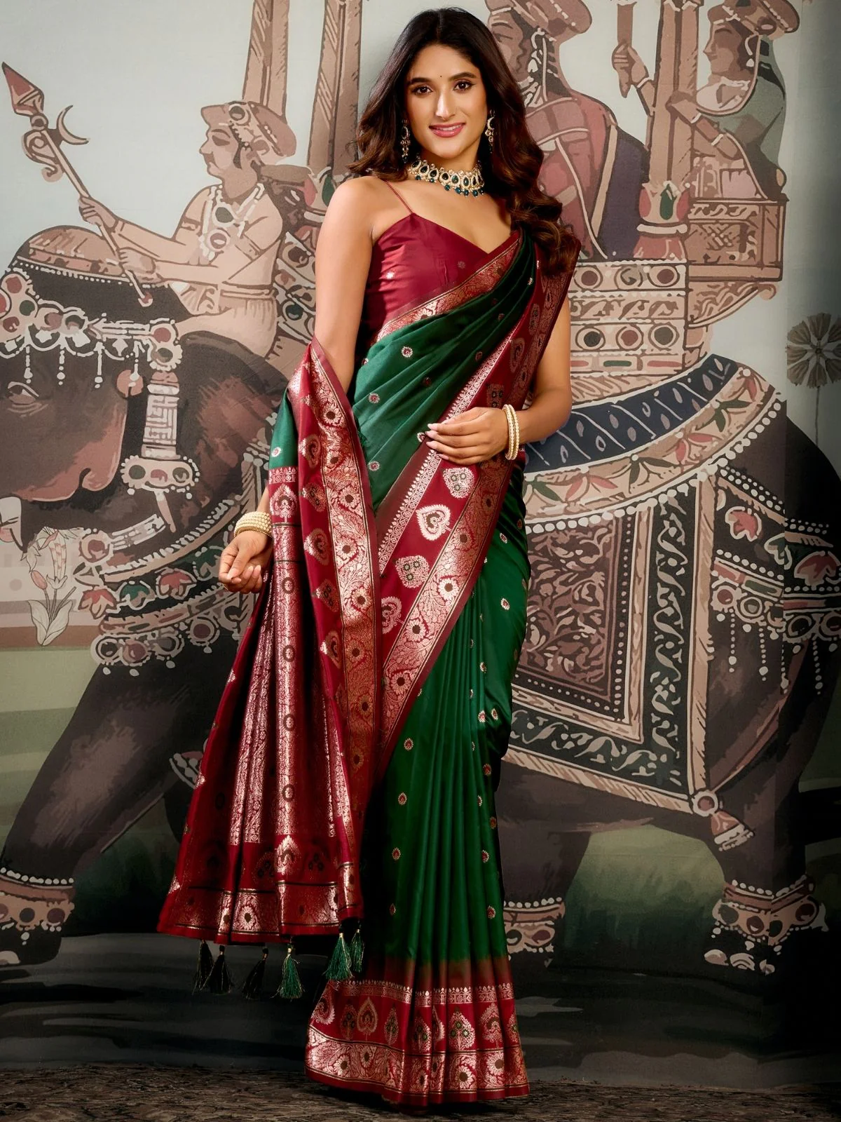 Odette Dark Green Silk Blend Woven Saree For Women - Image 3