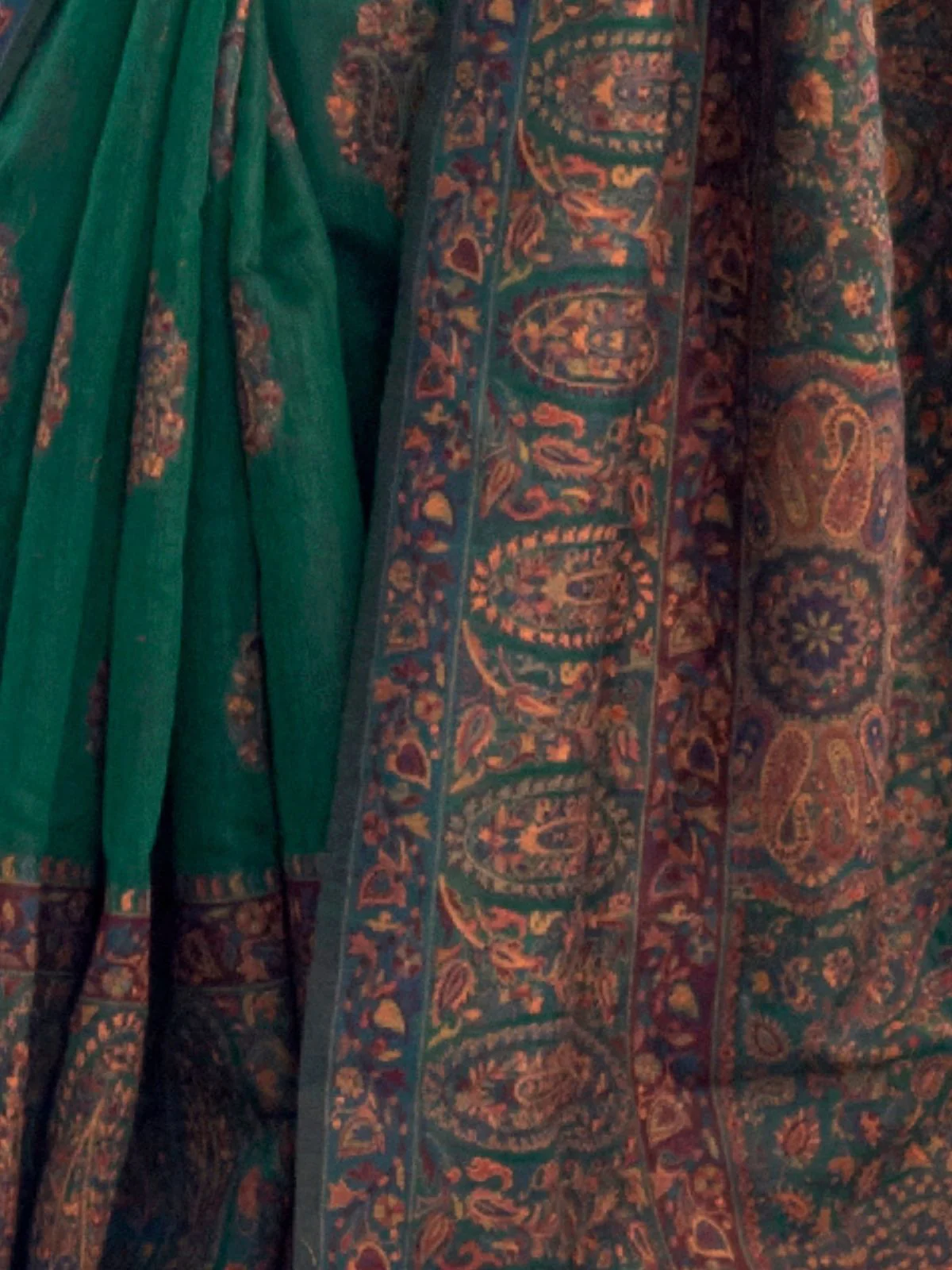 Odette Dark Green Silk Blend Woven Saree With Unstitched Blouse For Women - Image 3