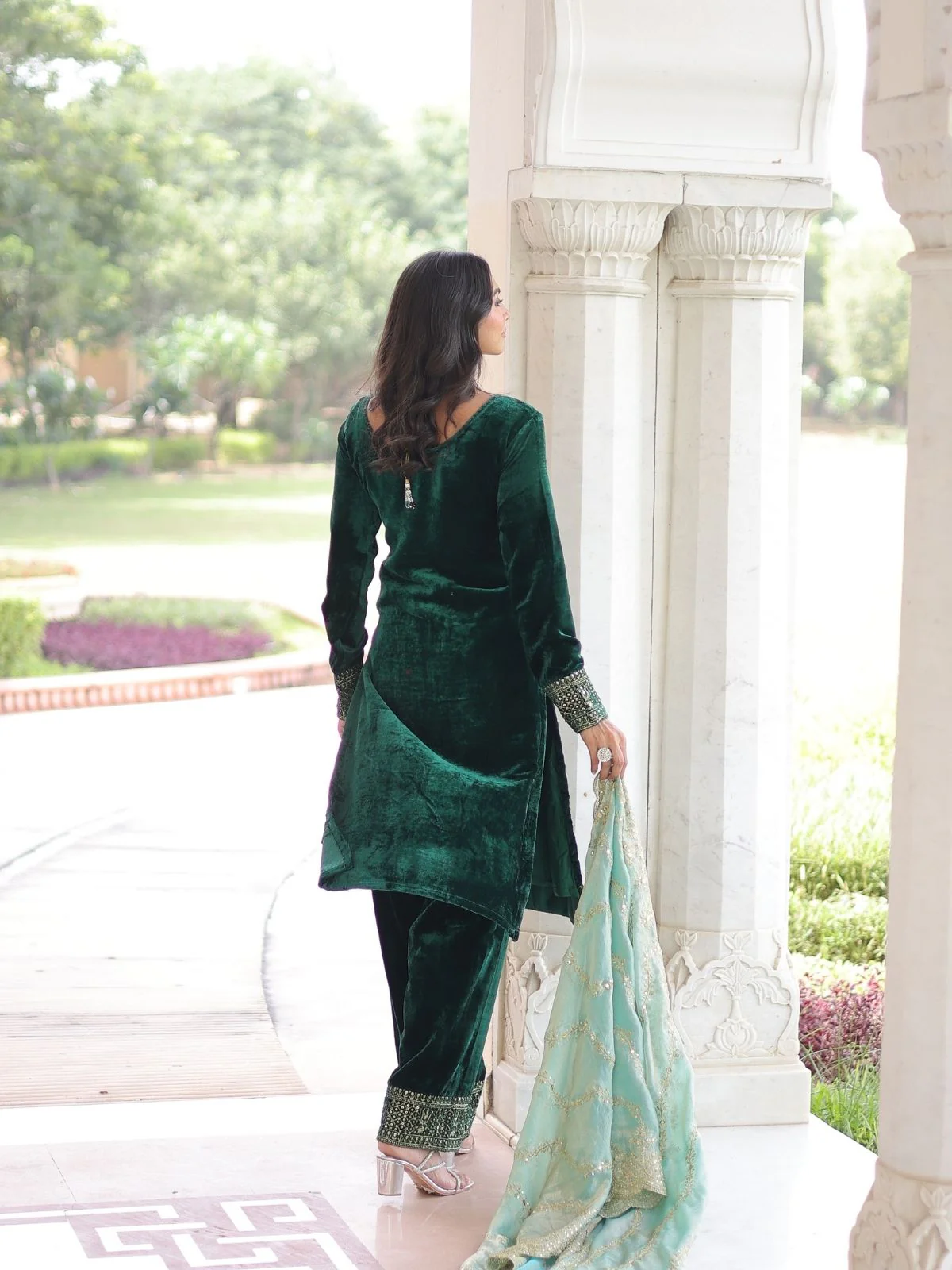 Odette Dark Green Velvet Embellished Kurta Set For Women - Image 3