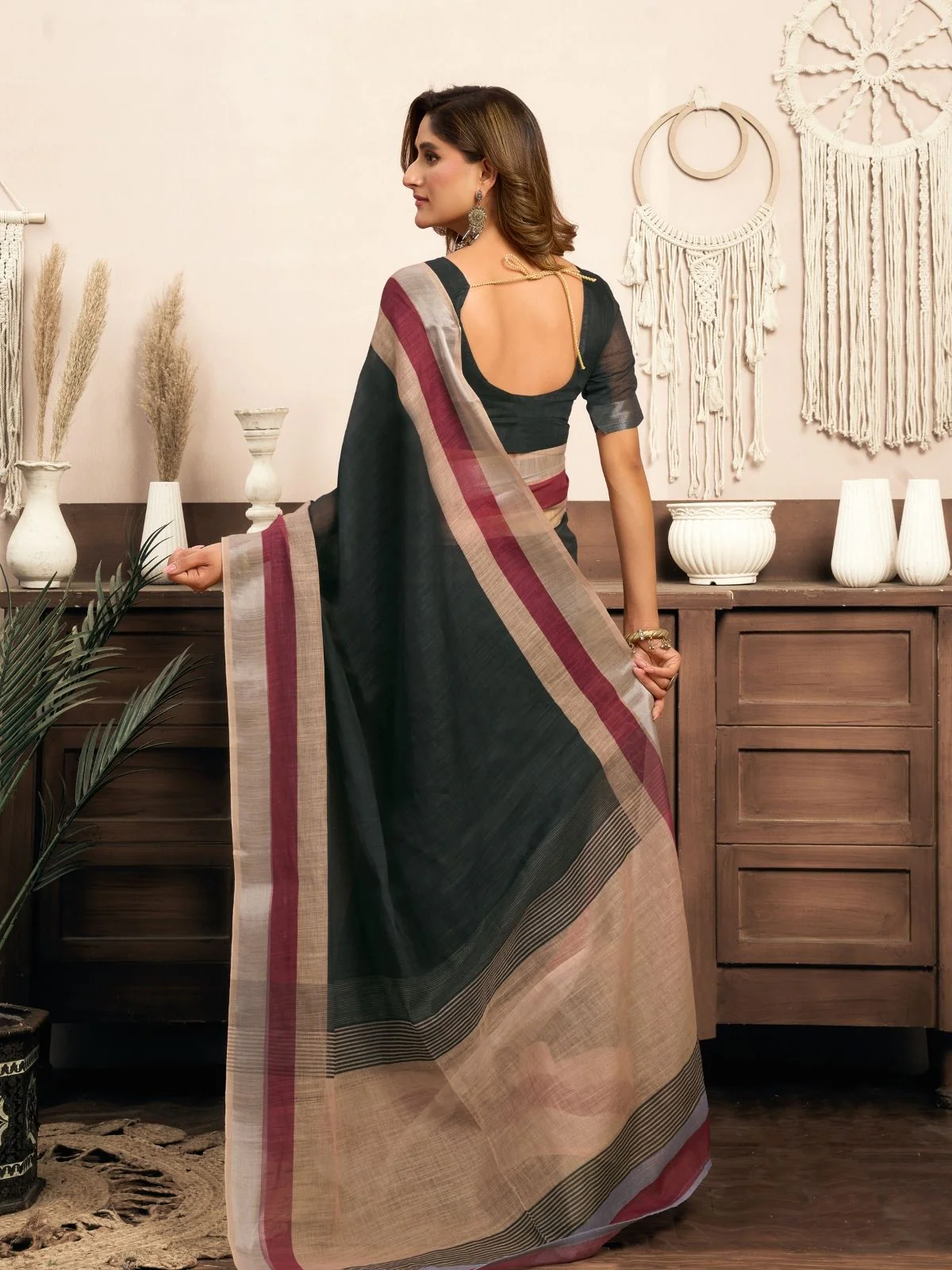 Odette Dark Grey Cotton Linen Zari Work Saree For Women - Image 4
