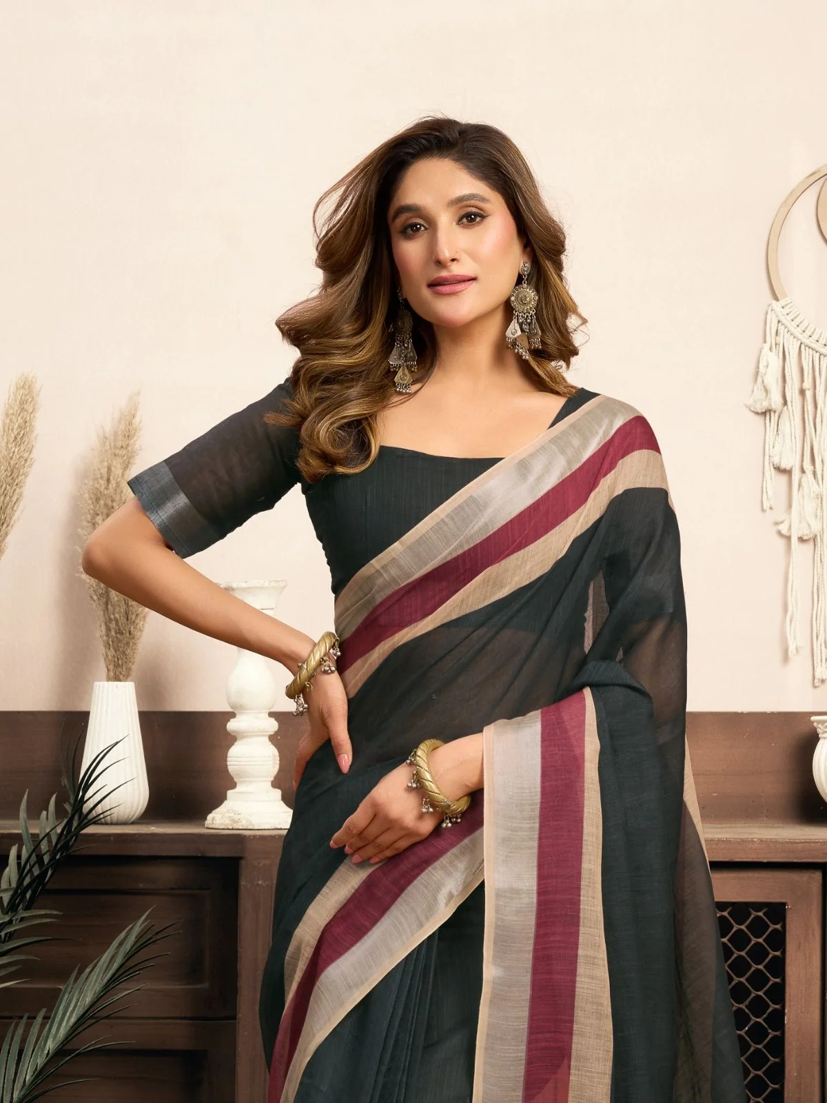 Odette Dark Grey Cotton Linen Zari Work Saree For Women - Image 5