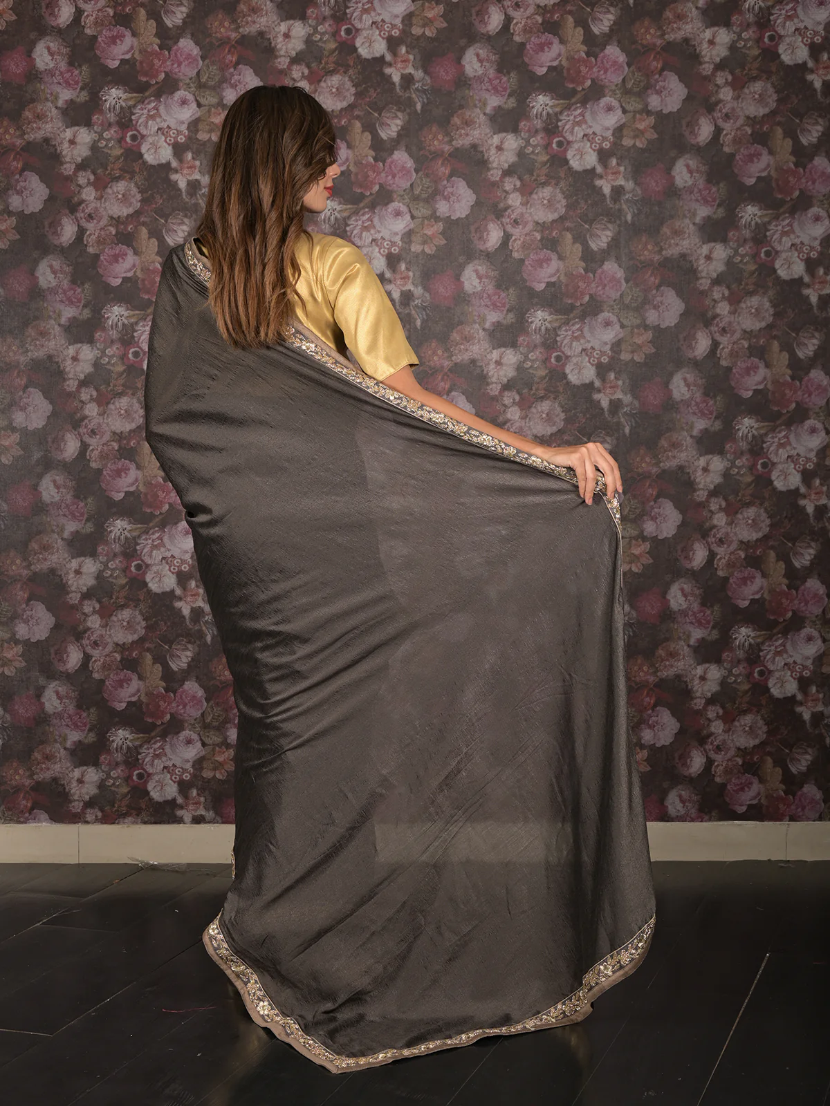 Odette Dark Grey Embroidered Crepe Saree with Unstitched Blouse for Women - Image 4
