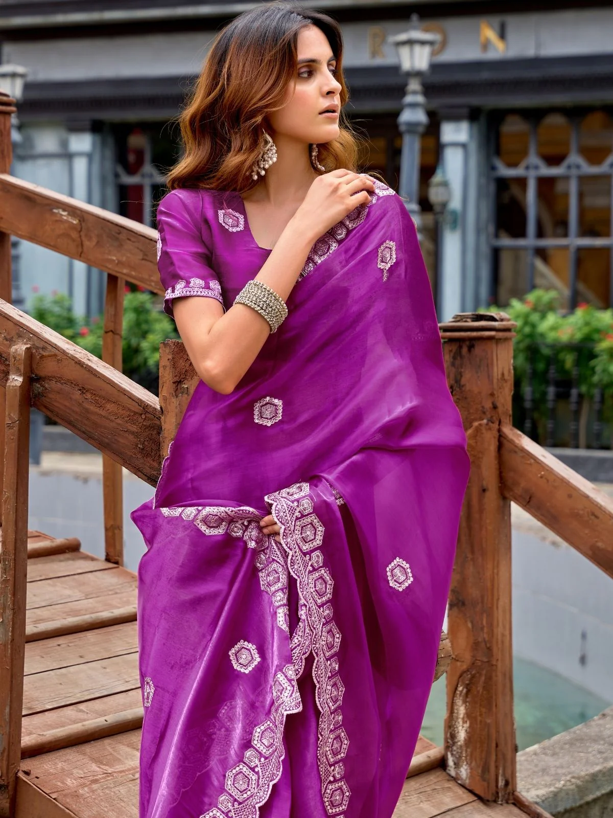 Odette Dark Magenta Chiffon Embellished Saree For Women - Image 5