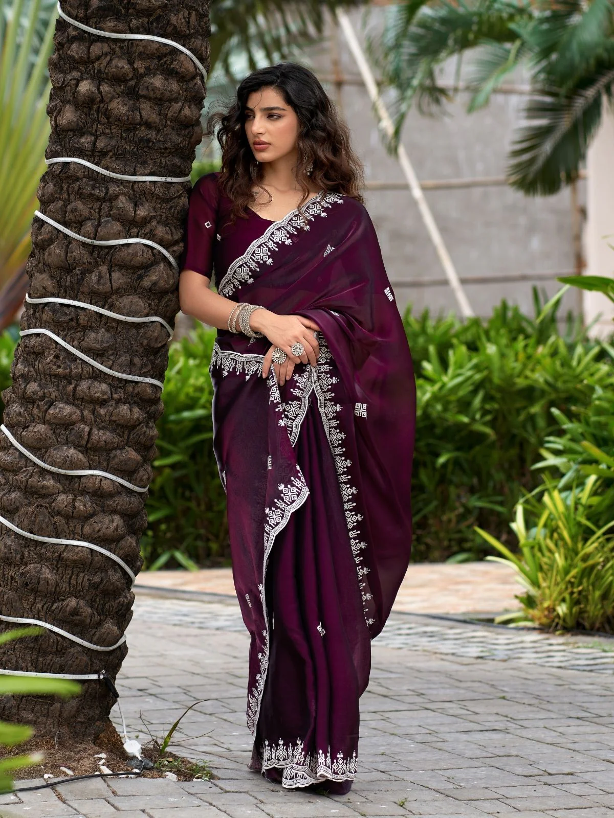 Odette Dark Maroon Chiffon Embroidered Saree For Women - Image 3