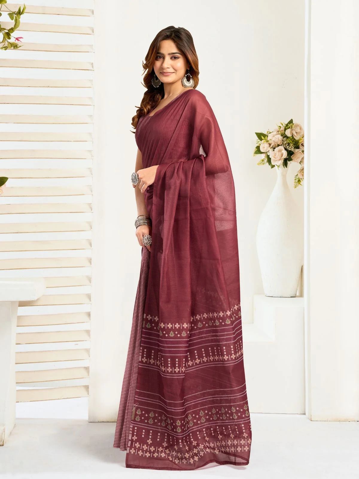 Odette Dark Mauve Cotton Linen Zari Work Saree For Women - Image 2