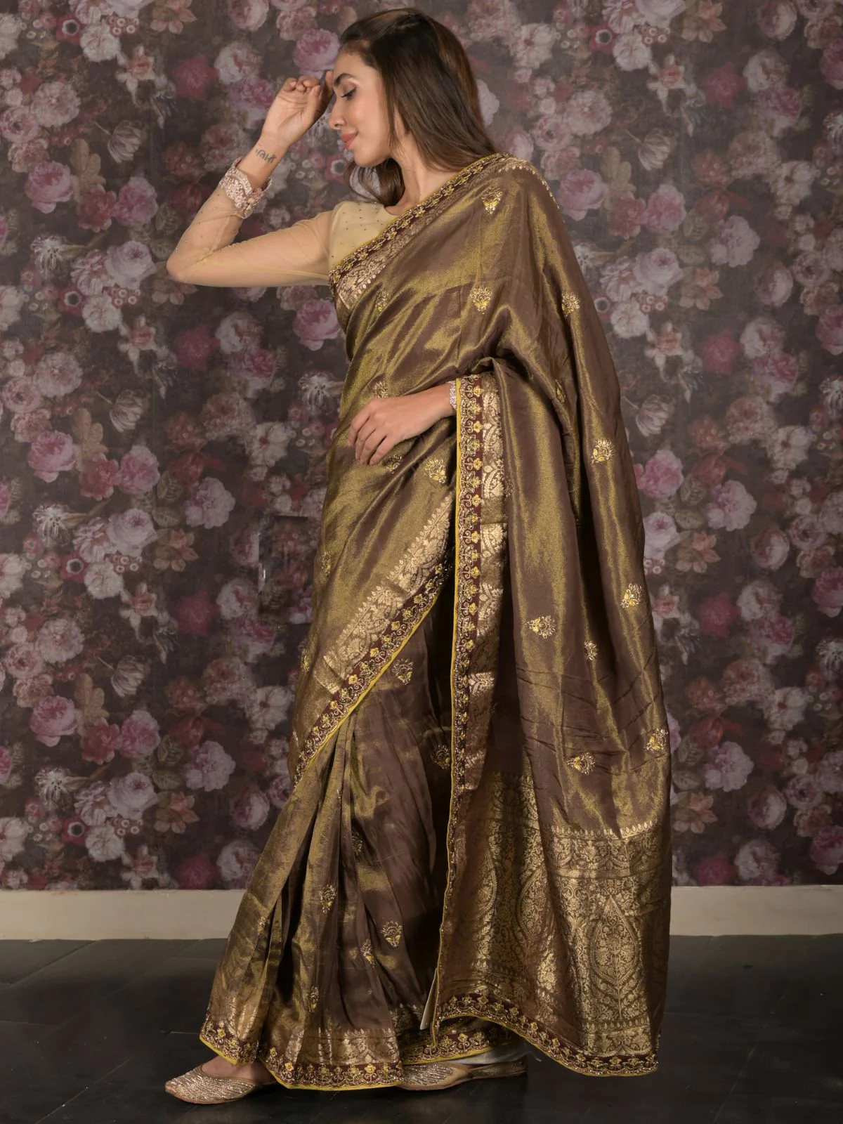 Odette Dark Olive Embroidered Silk Blend Saree with Unstitched Blouse for Women - Image 3