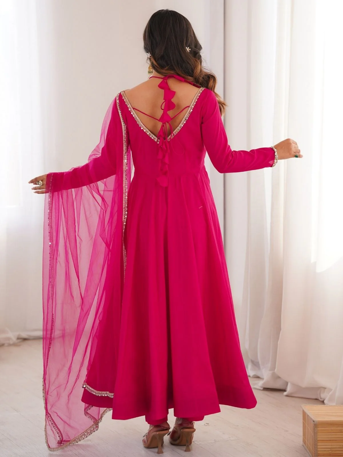 Odette Dark Pink Silk Blend Embellished Kurta Set For Women - Image 4