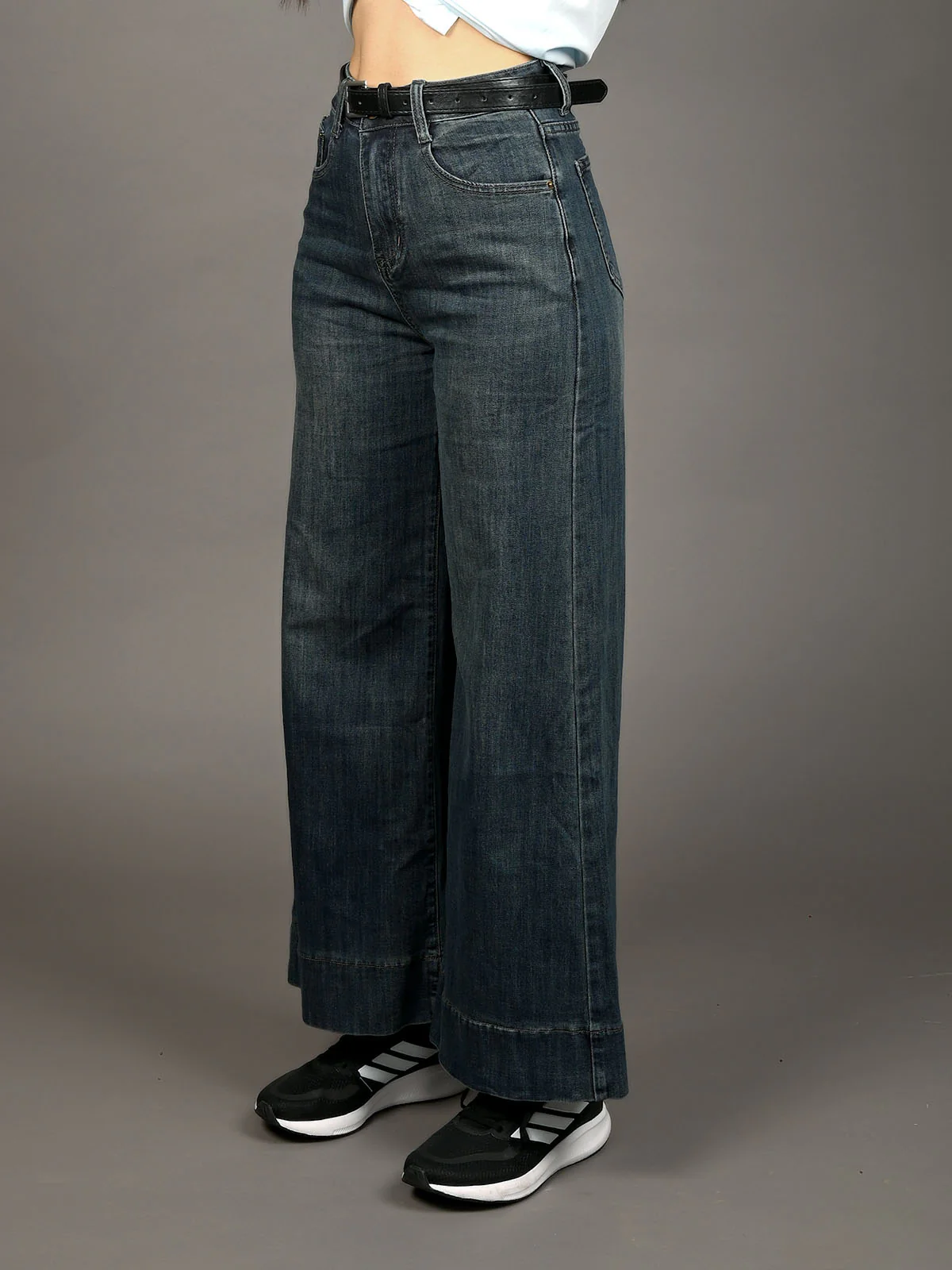 Odette Faded Blue Denim Solid Jeans For Women - Image 3