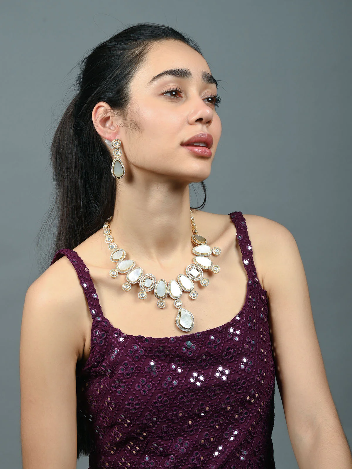 Odette Golden Alloy Embellished Jewellery Set For Women - Image 2