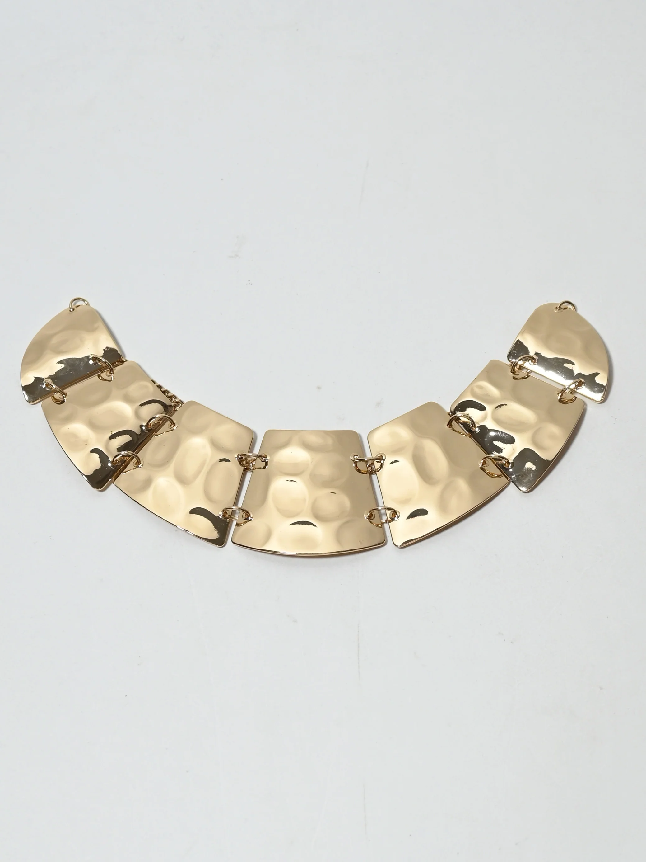Odette Golden Alloy Metallic Design Jewellery Set For Women - Image 3