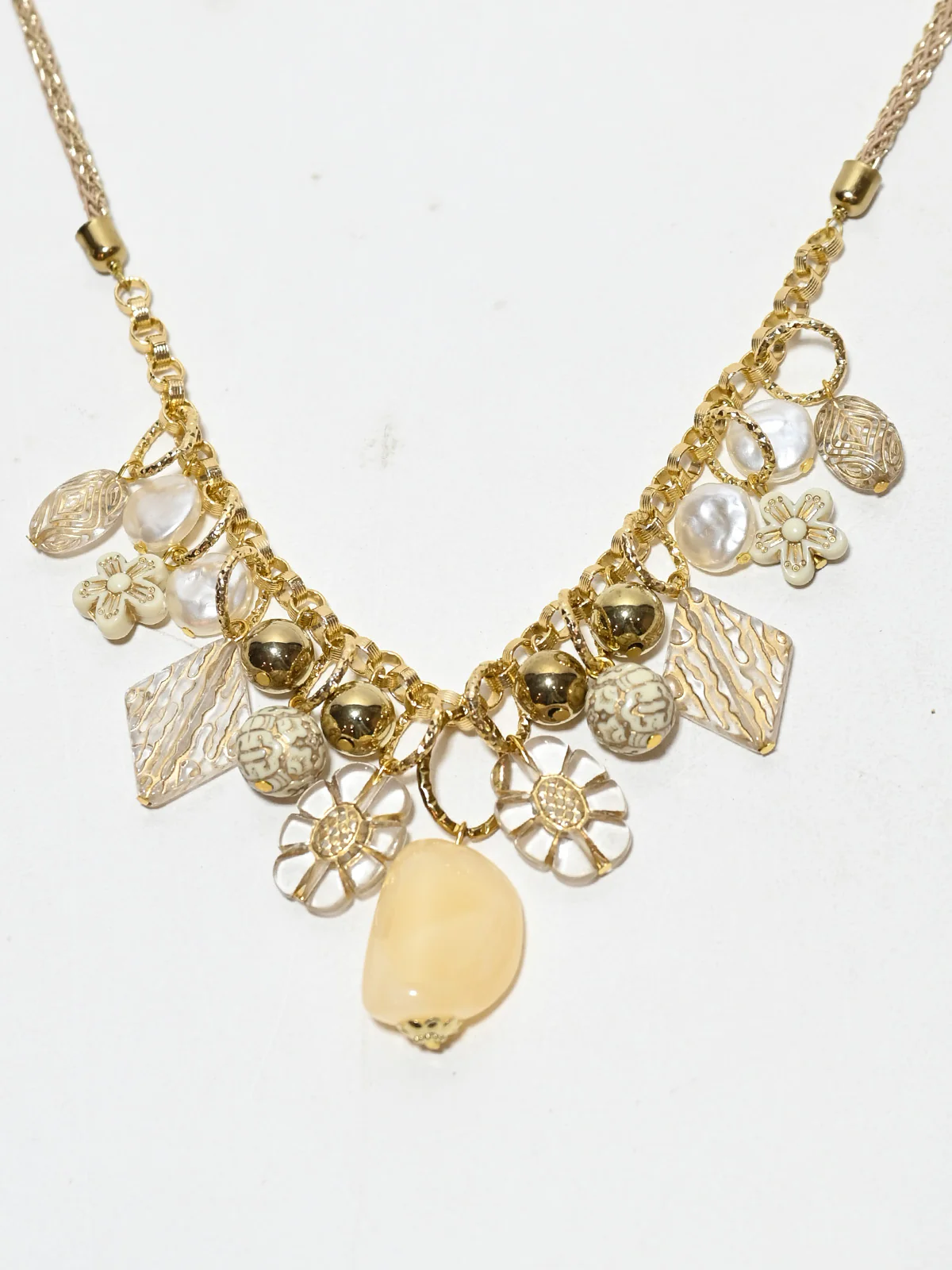 Odette Golden Alloy Pearl Jewellery Set For Women - Image 3