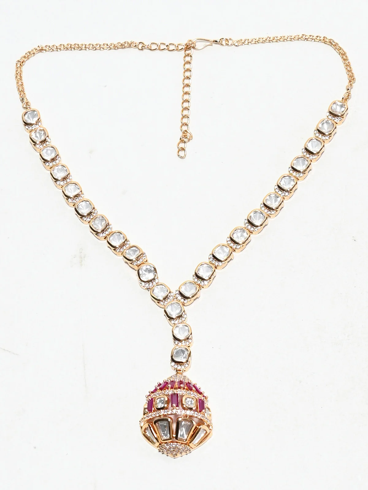 Odette Golden And Red Alloy Kundan And Stone Jewellery Set For Women - Image 2