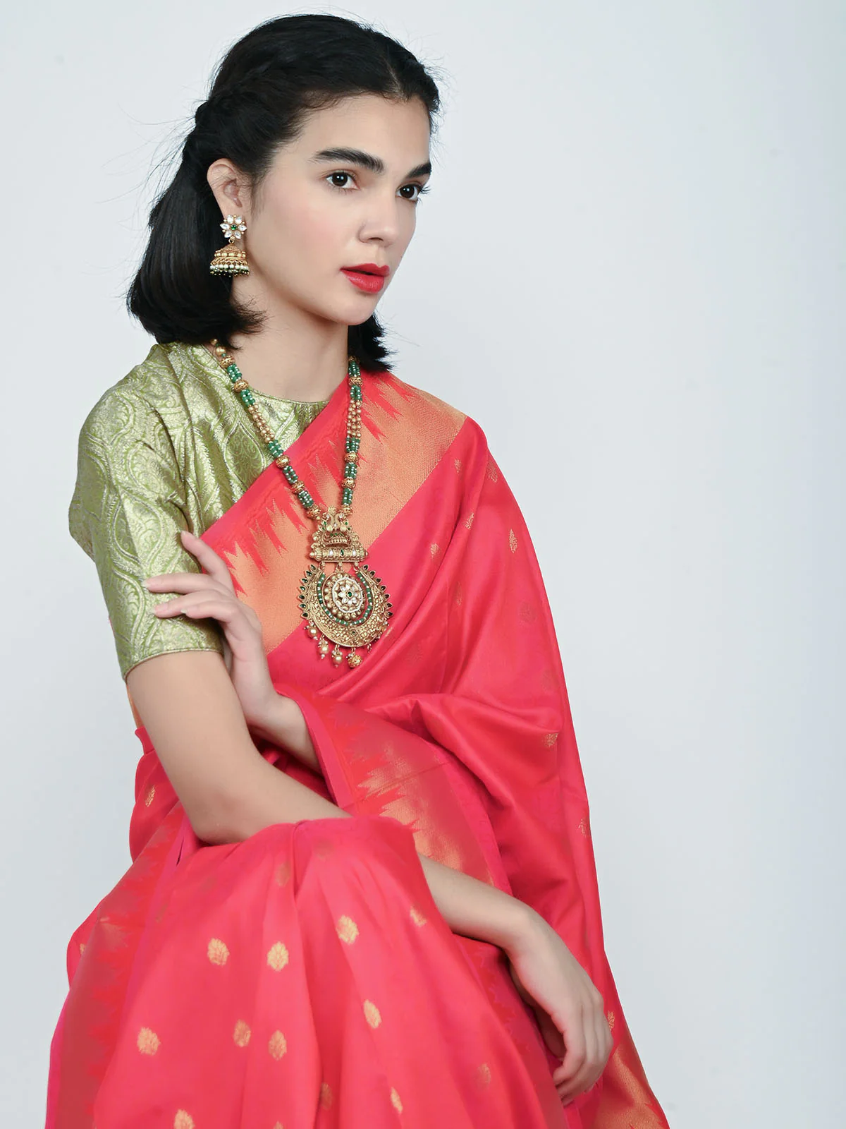 Odette Green And Golden Alloy Stone Jewellery Set For Women