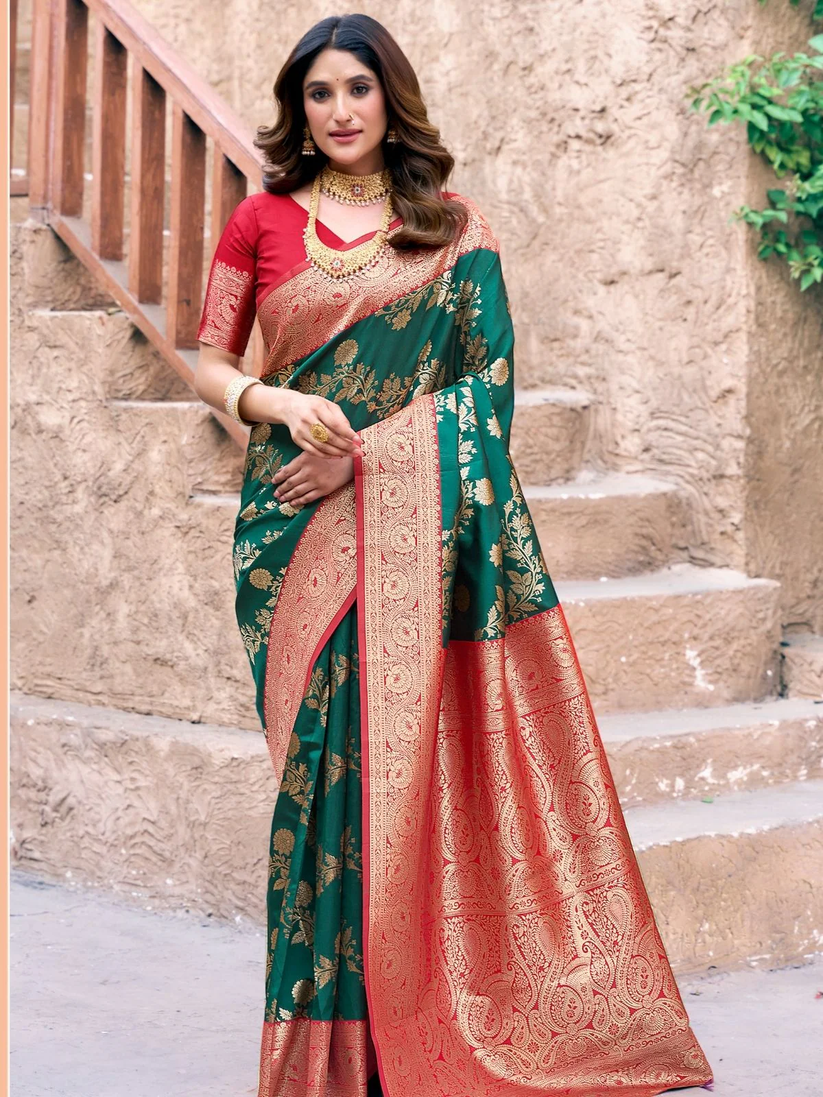 Odette Green and Red Silk Blend Woven Saree For Women