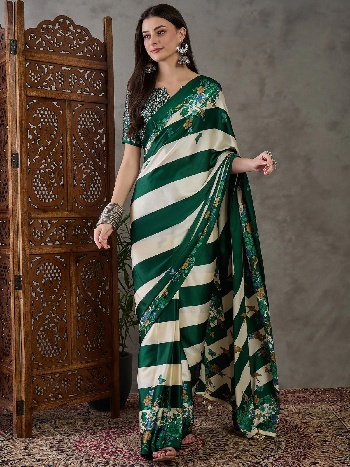 Odette Green And White Silk Blend Printed Elegant Saree For Women