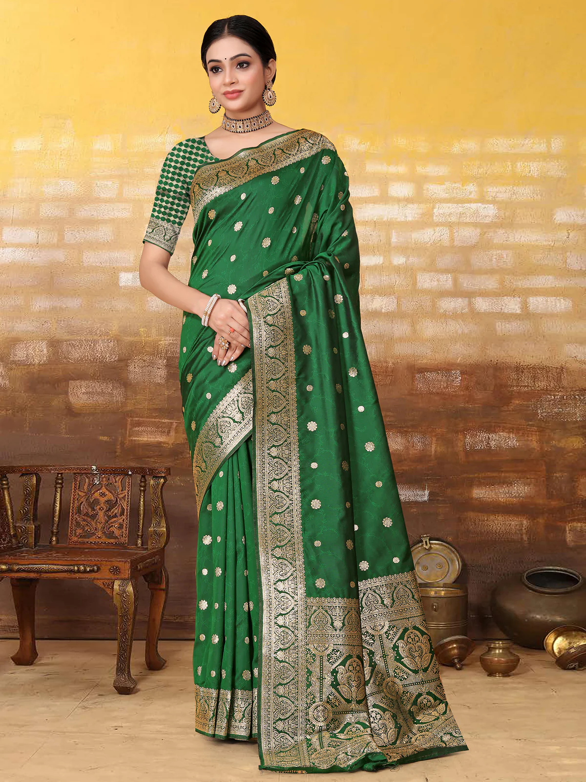 Odette Green Banarasi Woven Saree With Unstitched Blouse For Women - Image 3