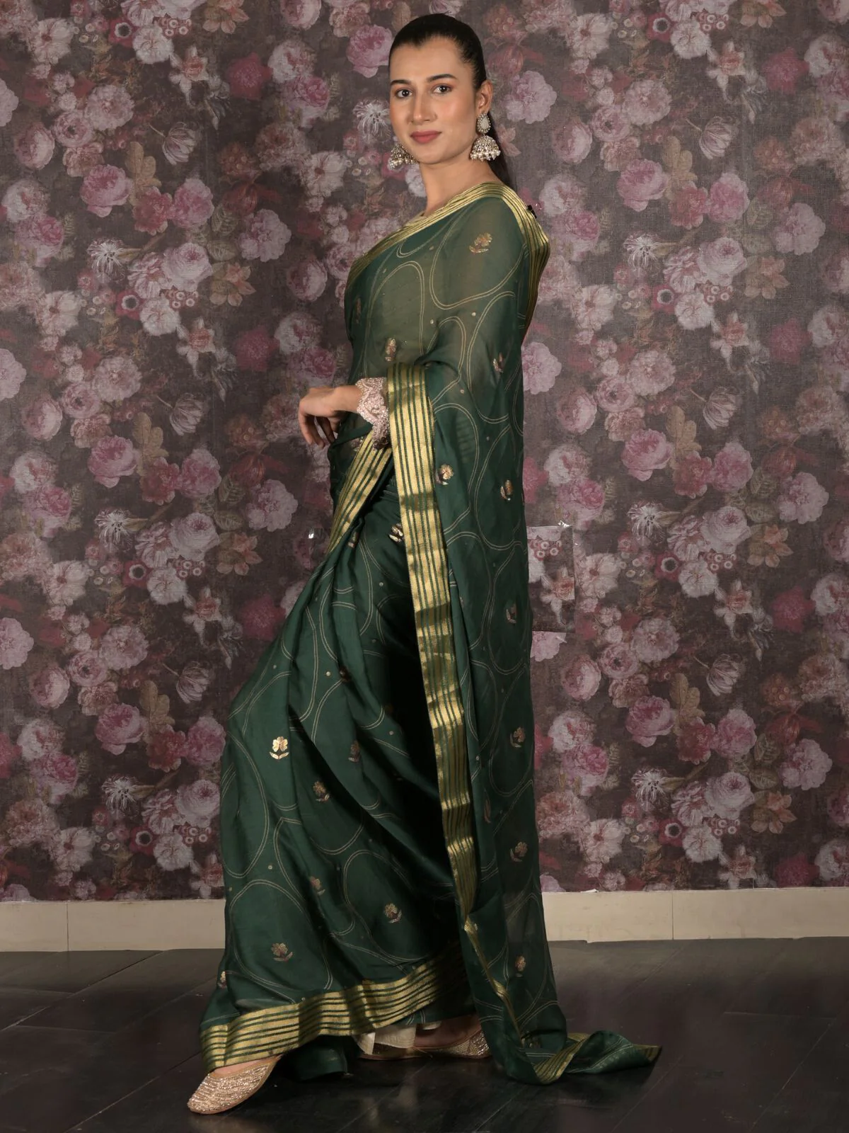 Odette Green Chiffon Printed Saree With Unsitched Blouse For Women - Image 3