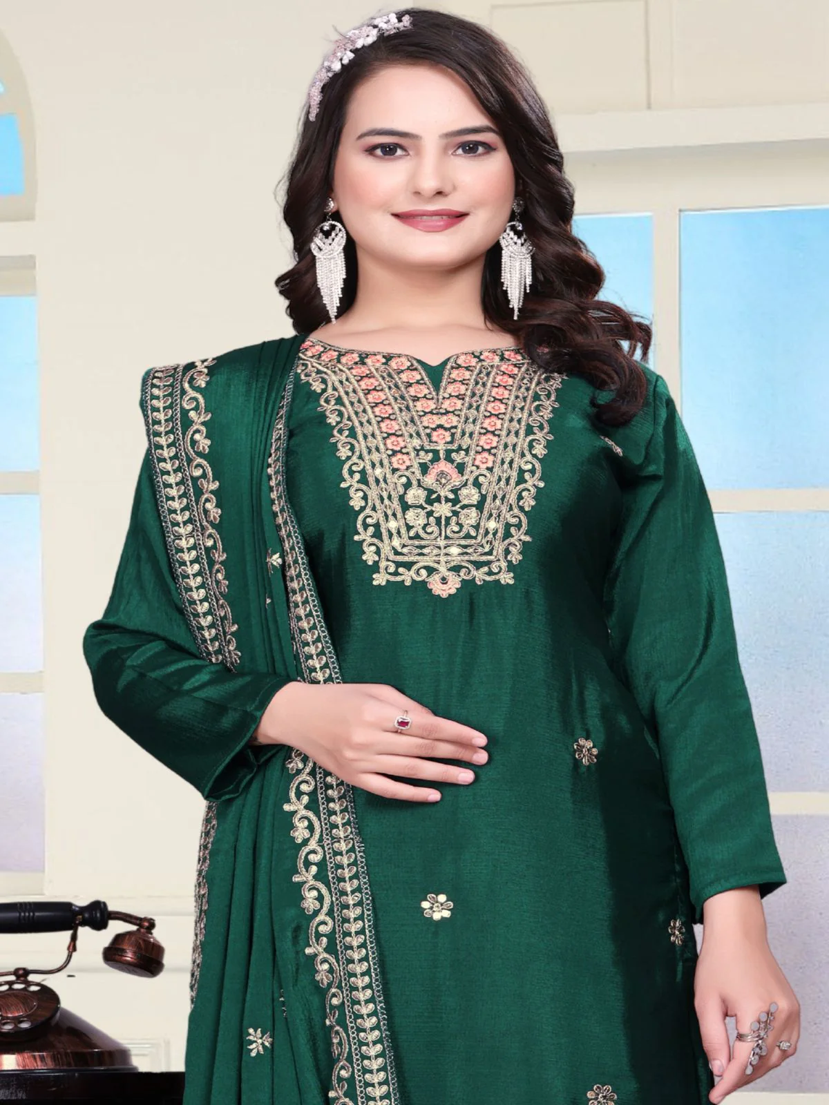Odette Green Chinon Embroidered Kurta Set For Women - Image 3