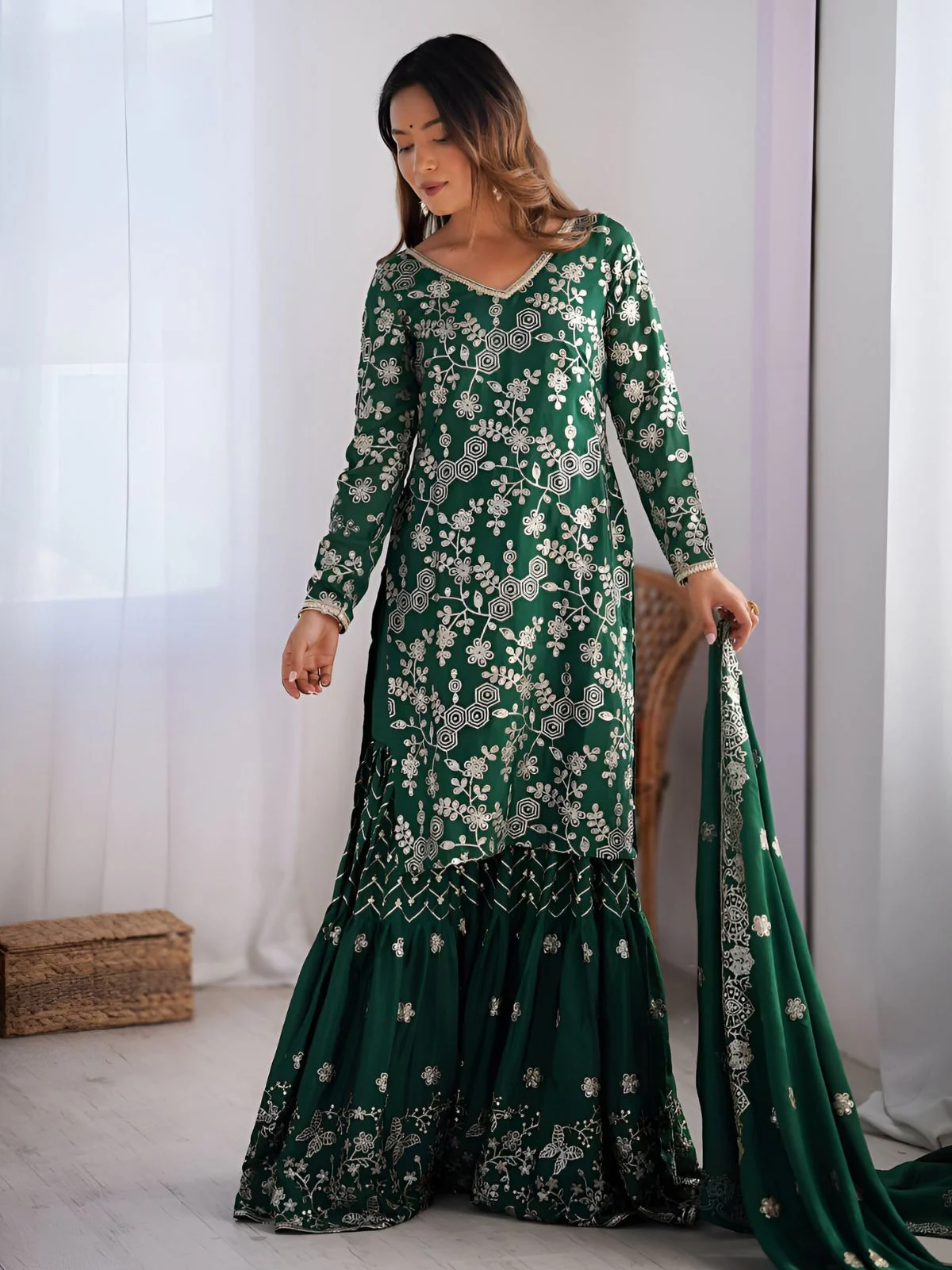Odette Green Chinon Silk Embroidery & Sequins Kurta Set For Women - Image 2