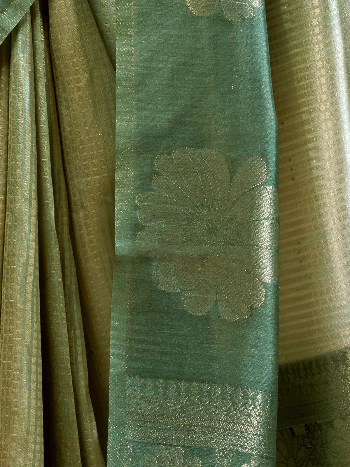 Odette Green Cotton Blend Printed Saree For Women - Image 5