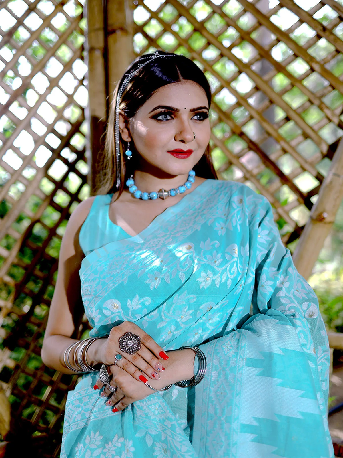 Odette Blue Cotton Blend Woven Saree With Unstitched Blouse For Women - Image 2