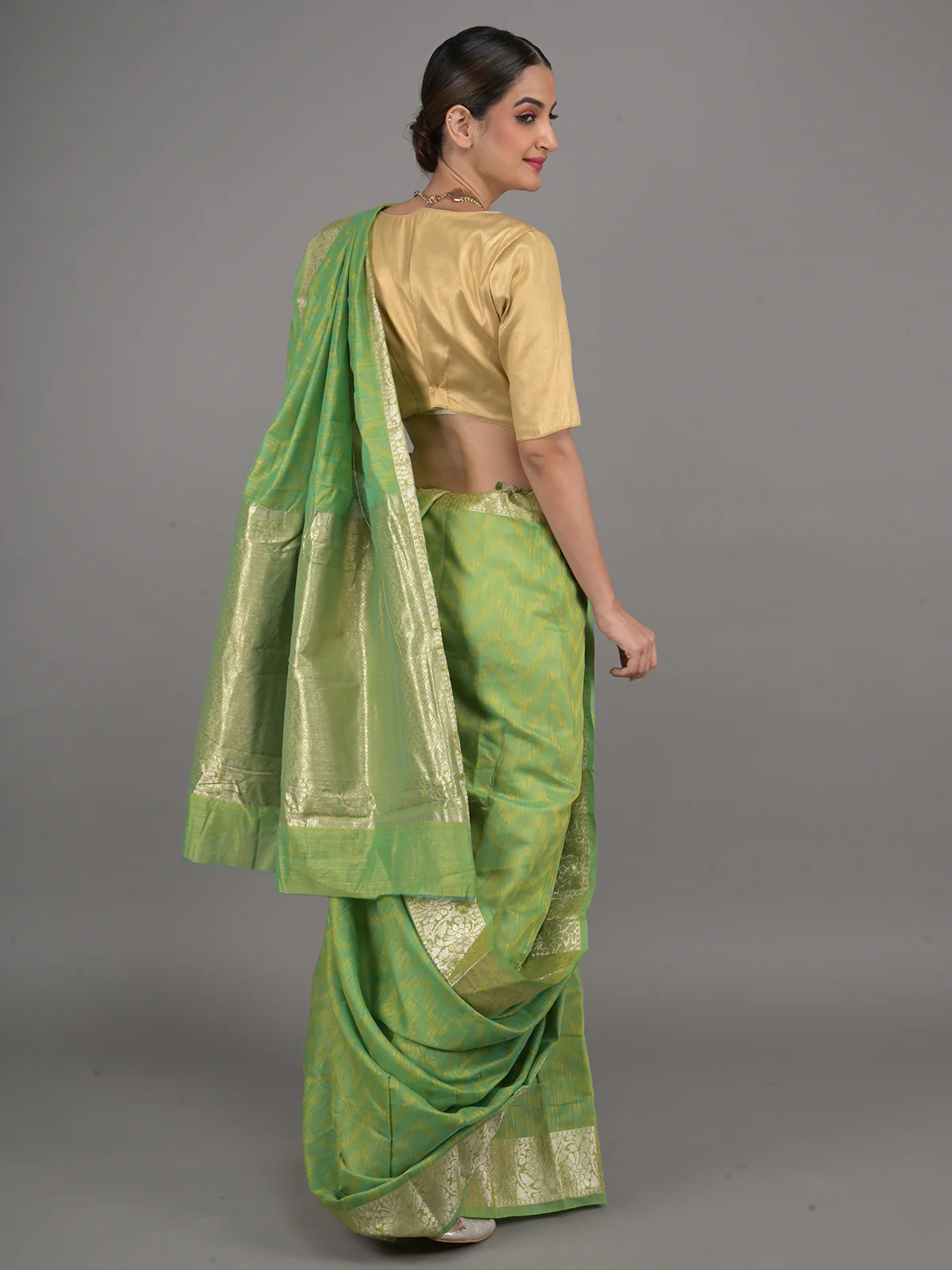 Odette Green Cotton Blend Woven Saree with Unstitched Blouse for Women - Image 3