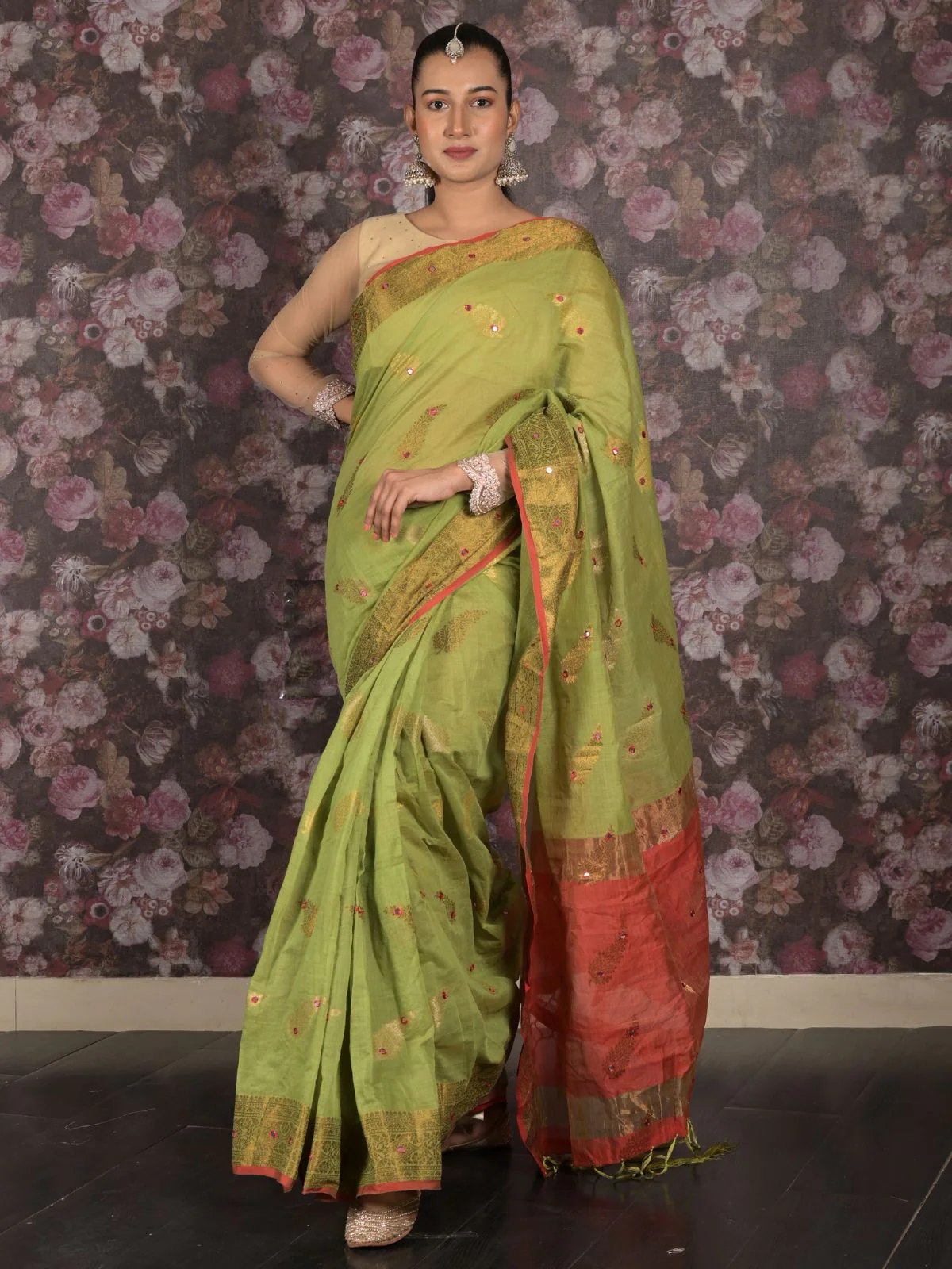 Odette Green Cotton Blend Woven Saree With Unstitched Blouse For Women - Image 2