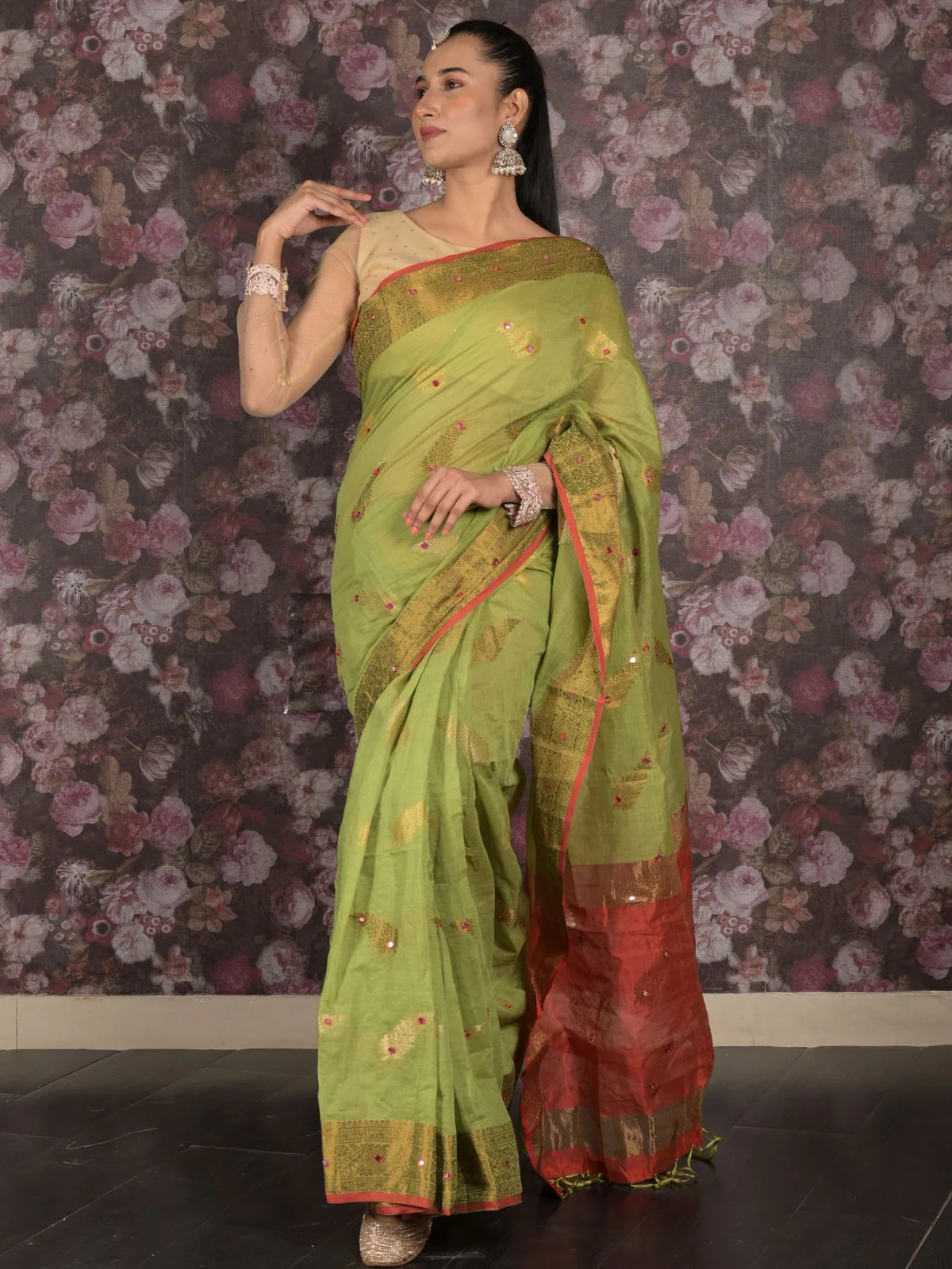 Odette Green Cotton Blend Woven Saree With Unstitched Blouse For Women - Image 3