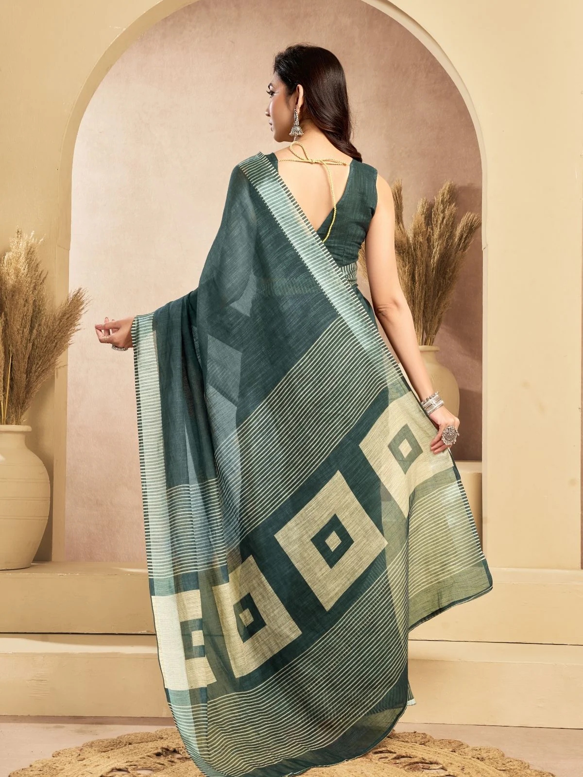 Odette Green Cotton Linen Solid Saree For Women - Image 3