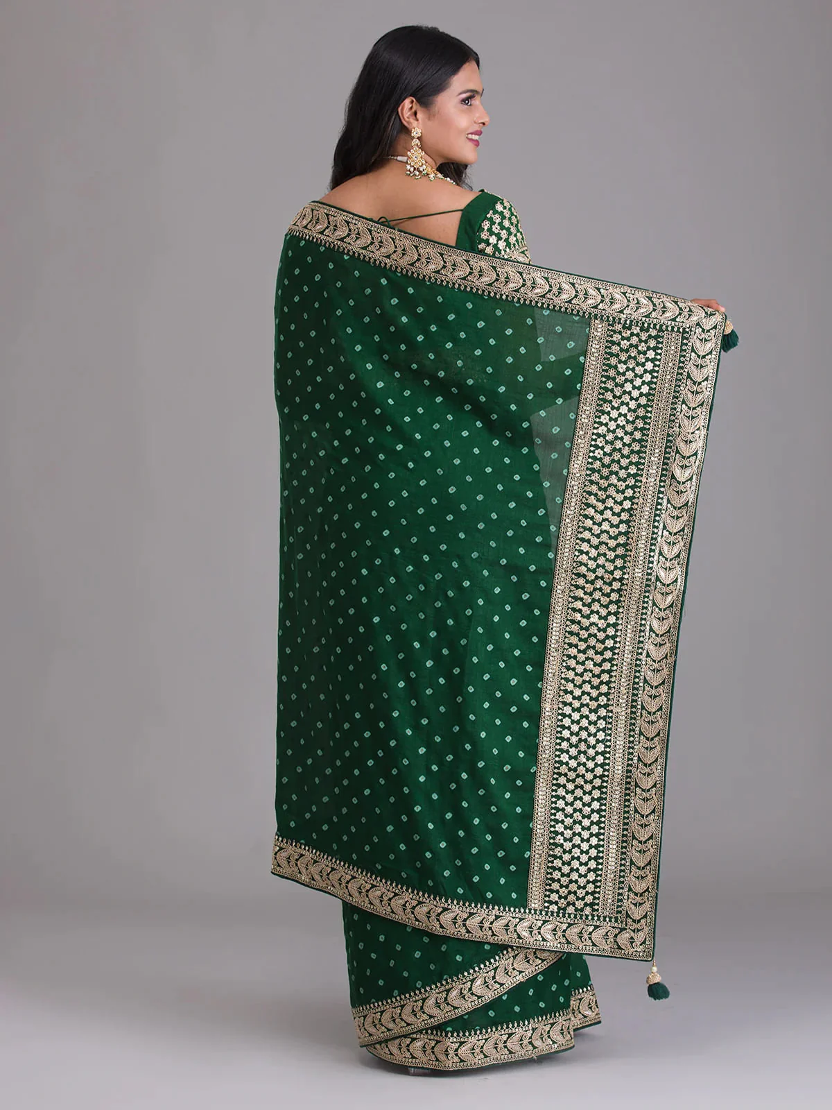 Odette Green Embroidered Georgette Saree With Unstitched Blouse For Women - Image 4