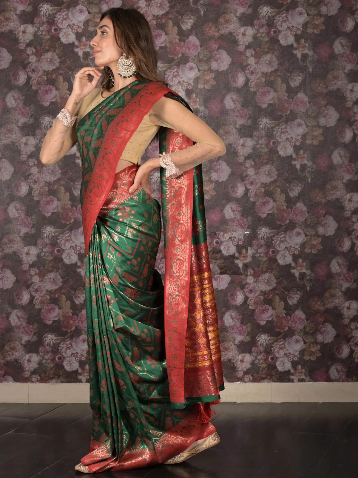 Odette Green Ethnic Woven Silk Blend Saree Without Blouse for Women - Image 3