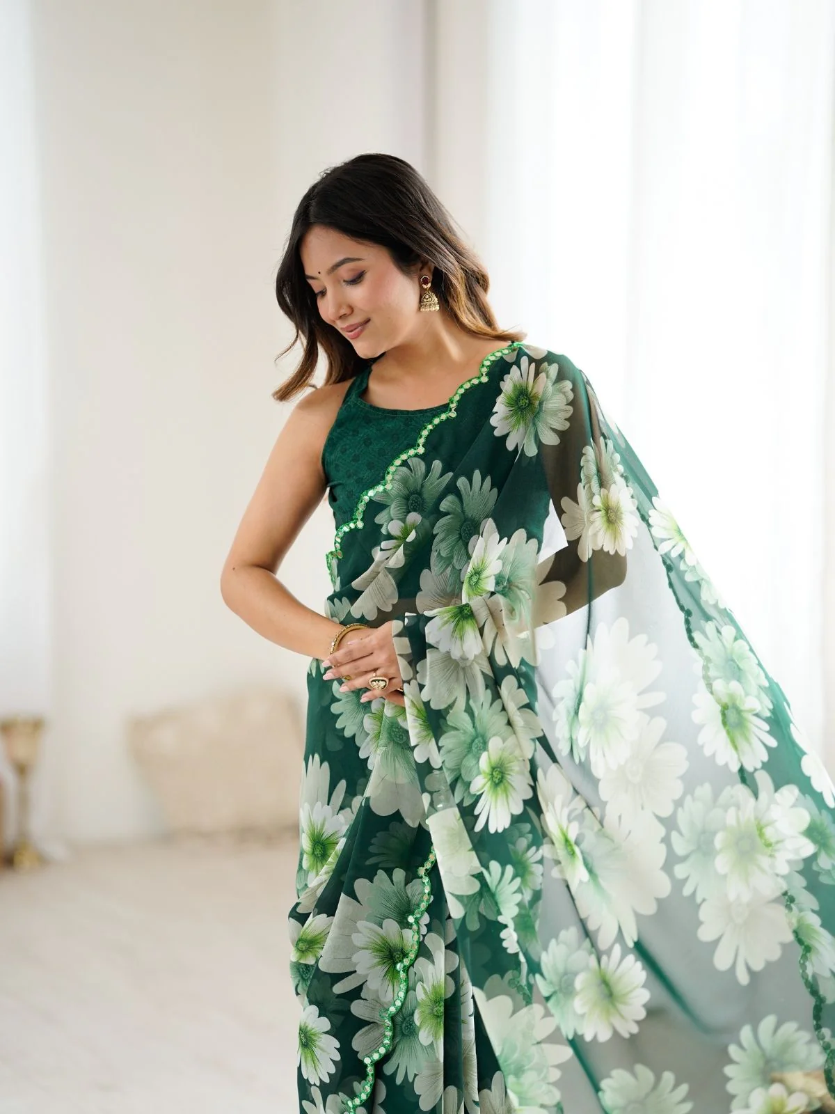 Odette Green Georgette Floral Print Saree For Women - Image 4