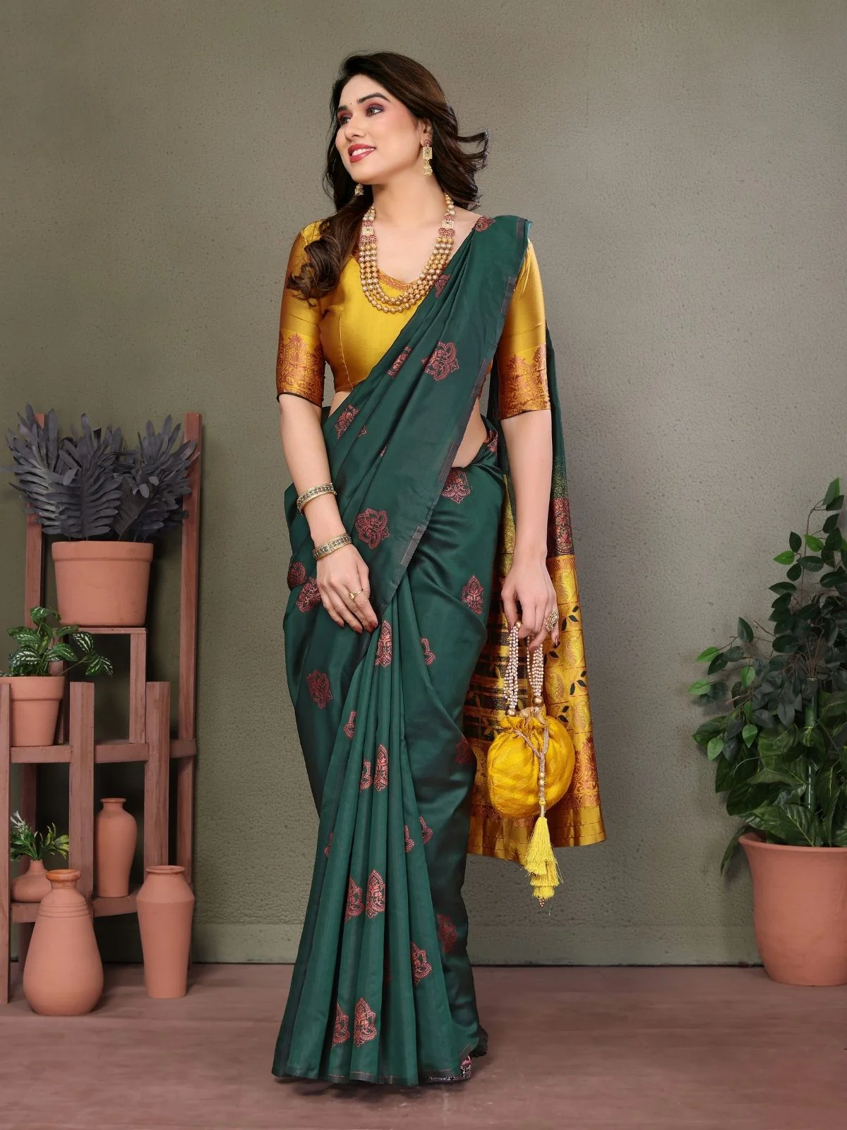 Odette Green Georgette Motif Print Saree For Women