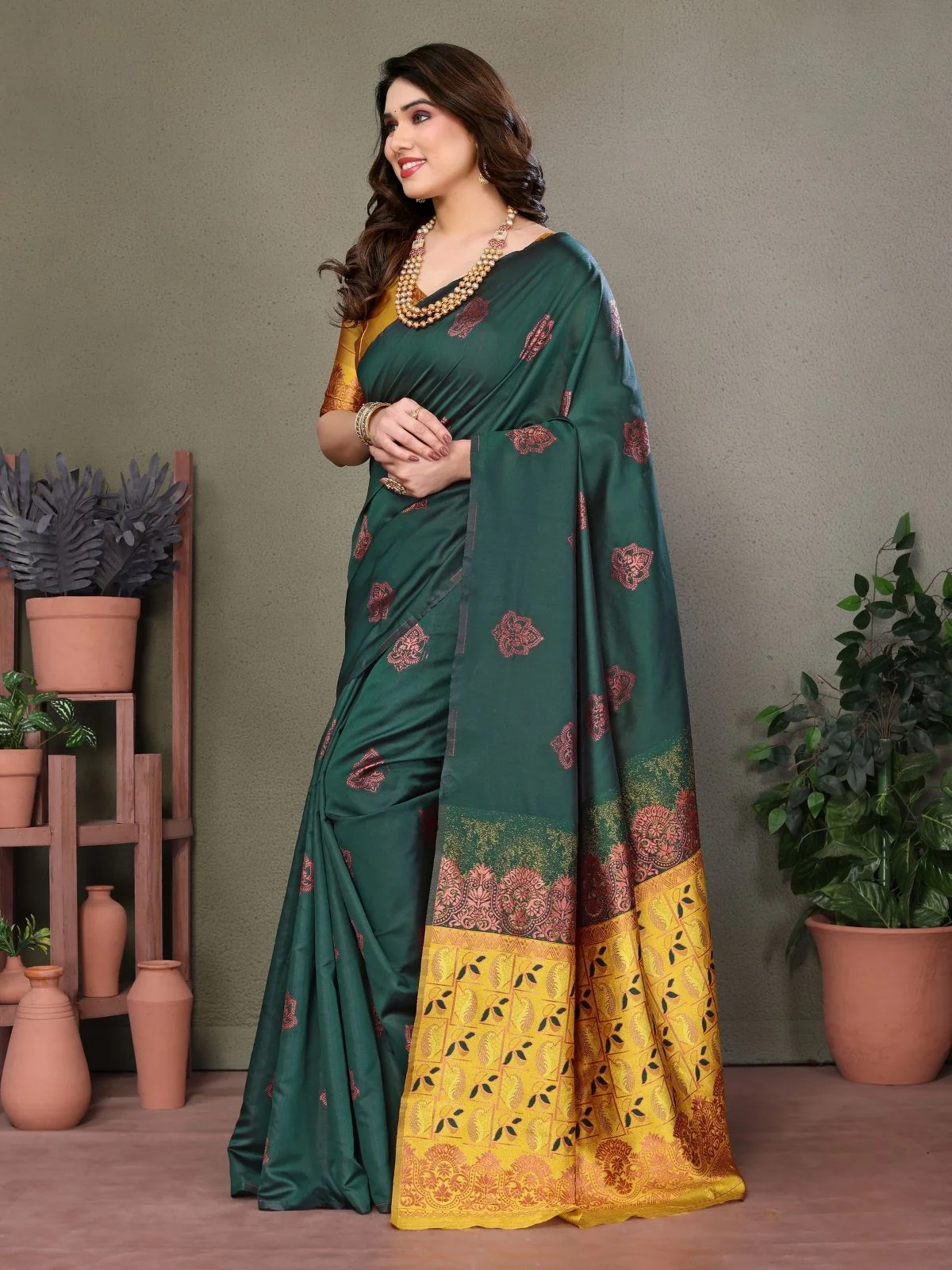 Odette Green Georgette Motif Print Saree For Women - Image 2