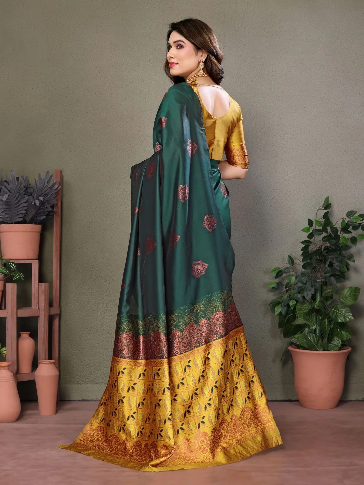 Odette Green Georgette Motif Print Saree For Women - Image 3
