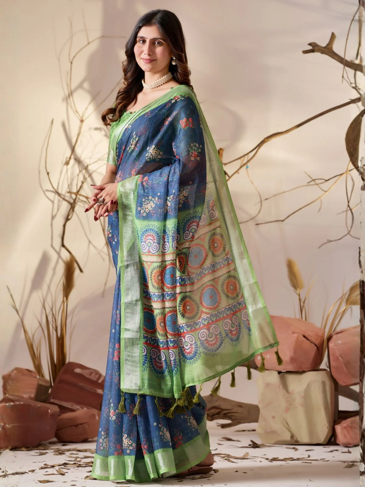 Odette Green Linen Cotton Printed Saree For Women - Image 2
