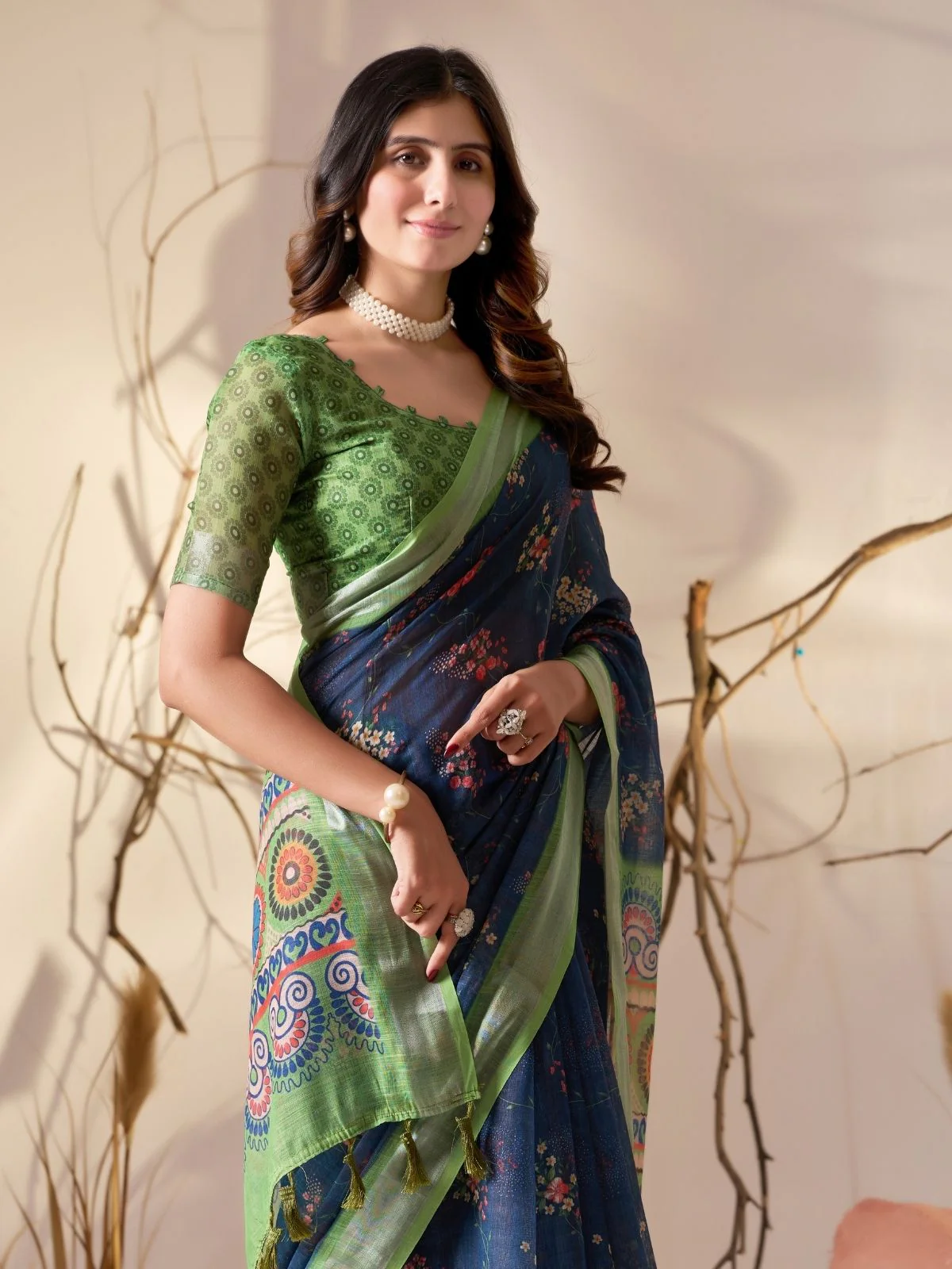 Odette Green Linen Cotton Printed Saree For Women - Image 4
