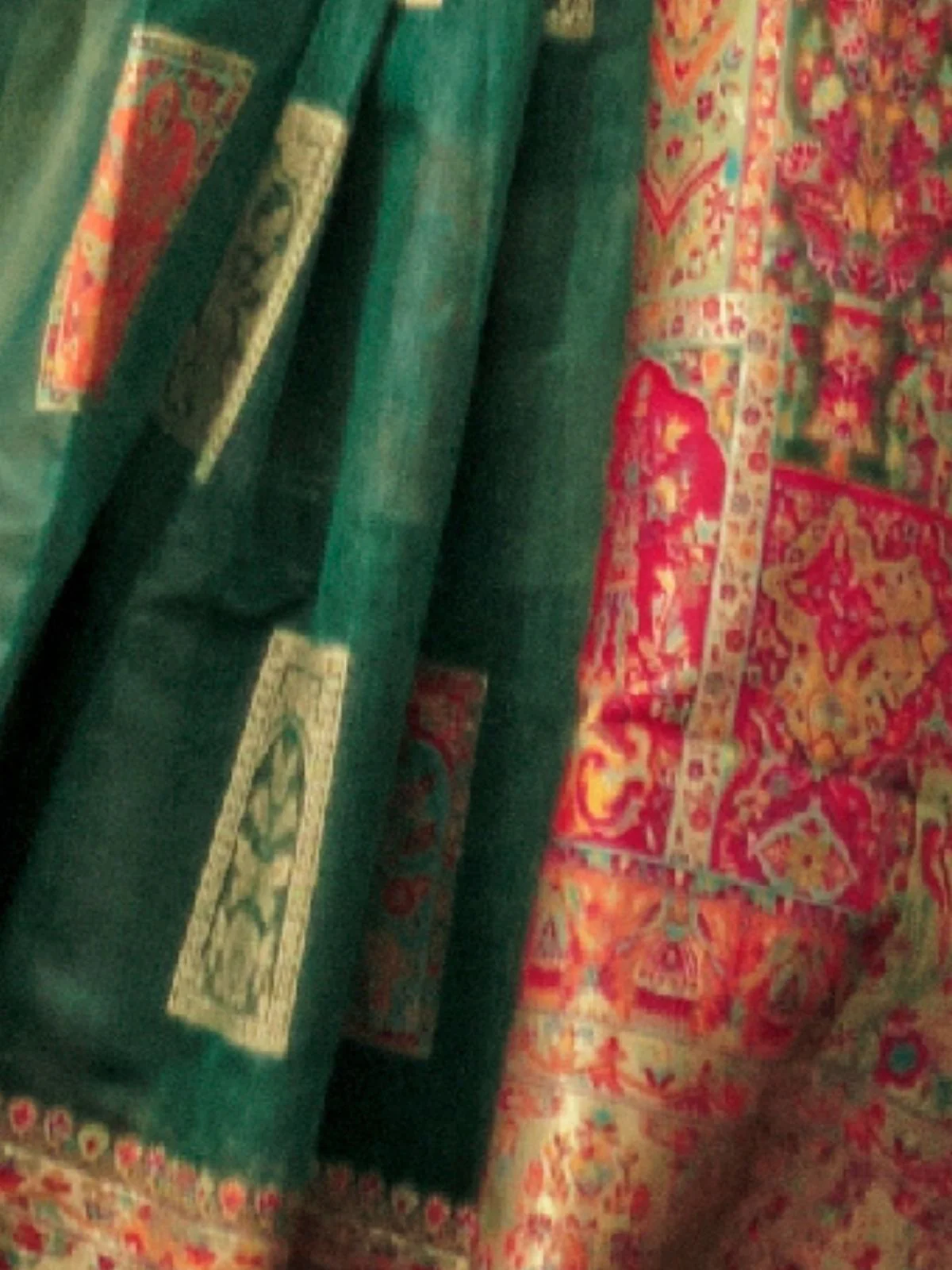 Odette Green Modal Woven Saree With Unstitched Blouse For Women - Image 3
