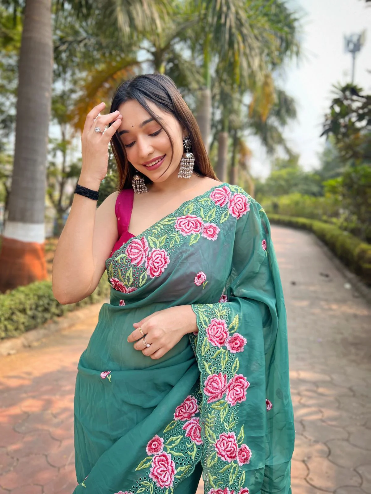 Odette Green Organza Embroidered Saree With Unstitched Blouse For Women - Image 2