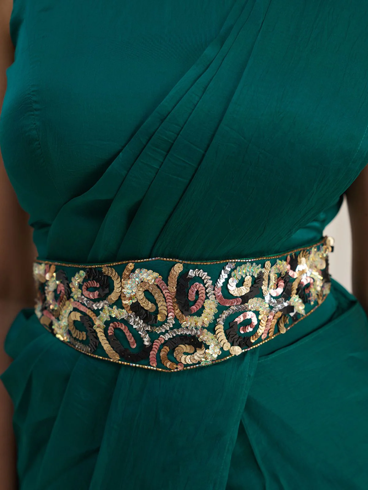 Odette Green Organza Solid Ready To Wear Saree With Stitched Blouse For Women - Image 7