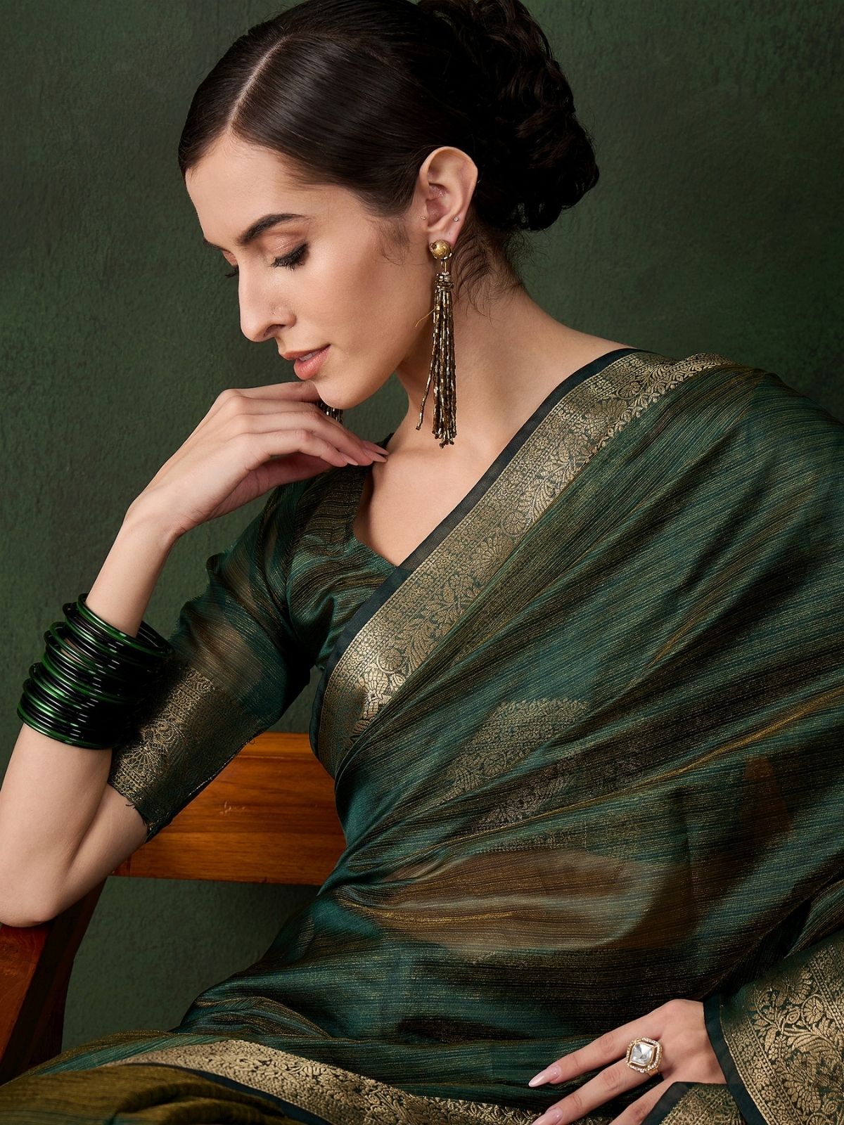 Odette Green Organza Woven Saree With Unstitched Blouse For Women - Image 4