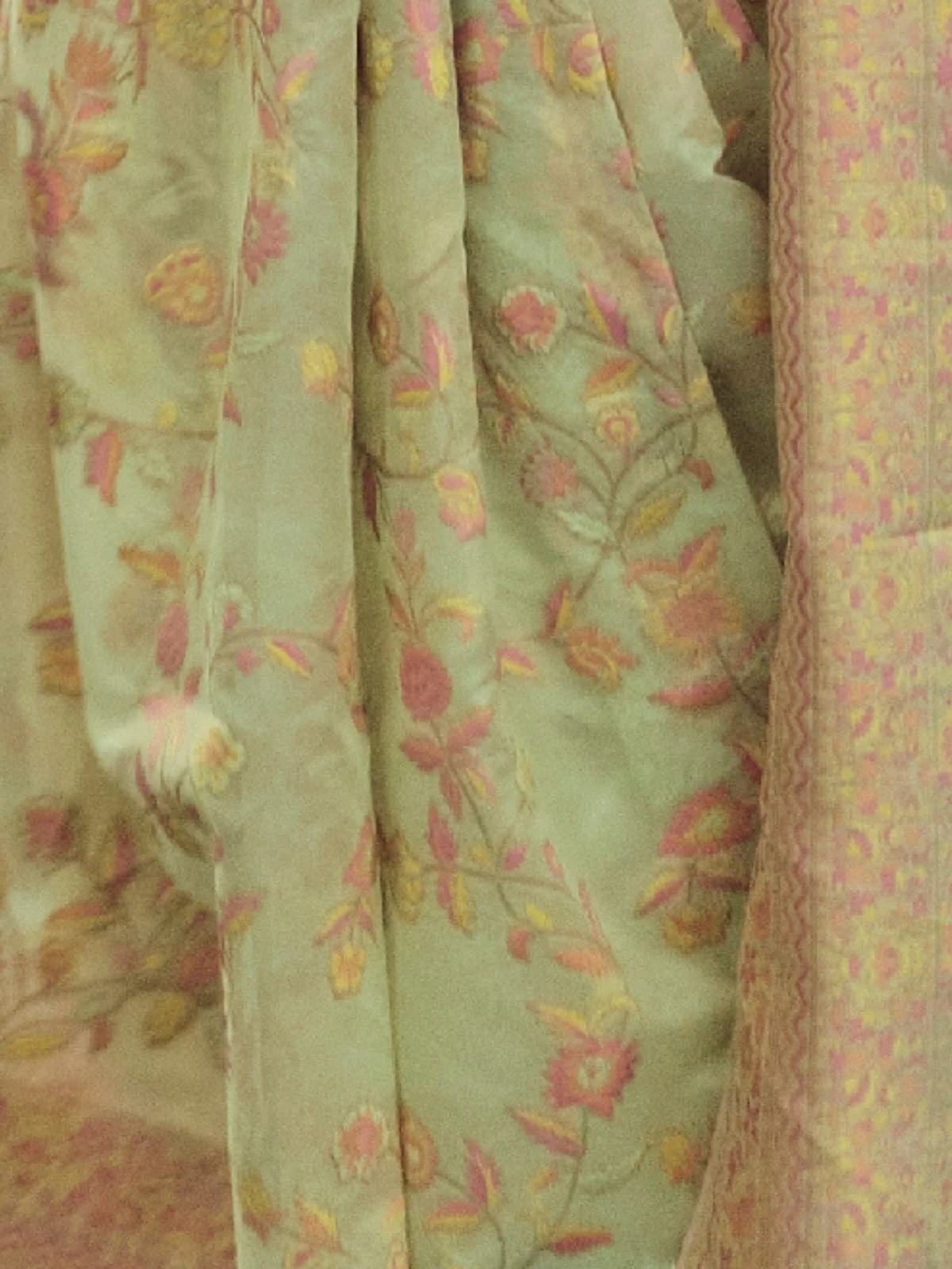 Odette Green Organza Woven Saree With Unstitched Blouse For Women - Image 3
