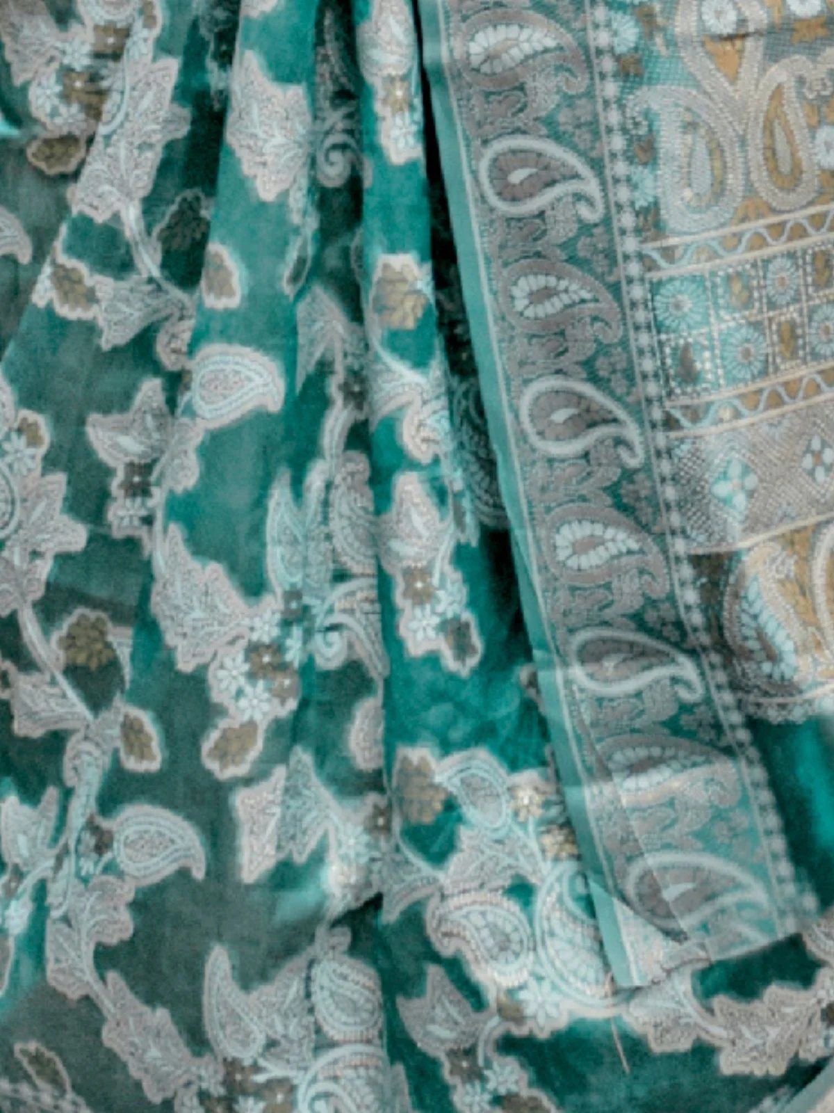 Odette Green Organza Woven Saree With Unstitched Blouse For Women - Image 3